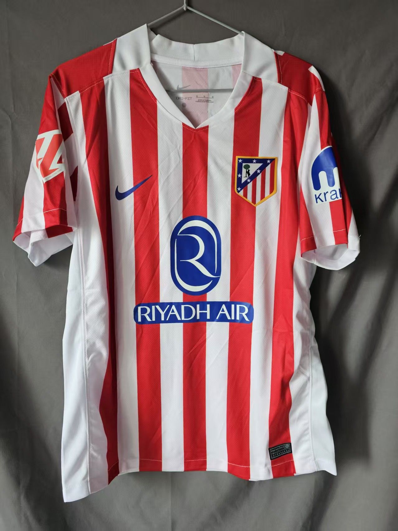 Nike 2025 26 Club Atlético de Madrid 19 Julián Álvarez Jersey Size US M / EU 48-50 / 2 - 2 Thumbnail