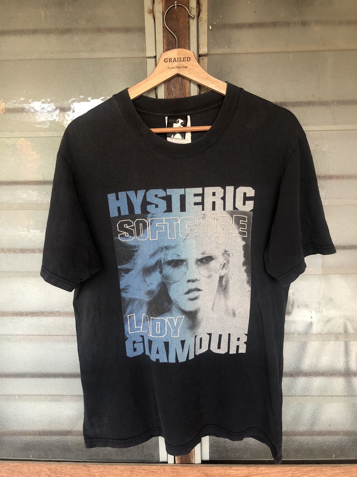 Hysteric Glamour Vintage Hysteric Glamour Softcore Lady Photo Shirt Tee Size US L / EU 52-54 / 3 - 1 Thumbnail