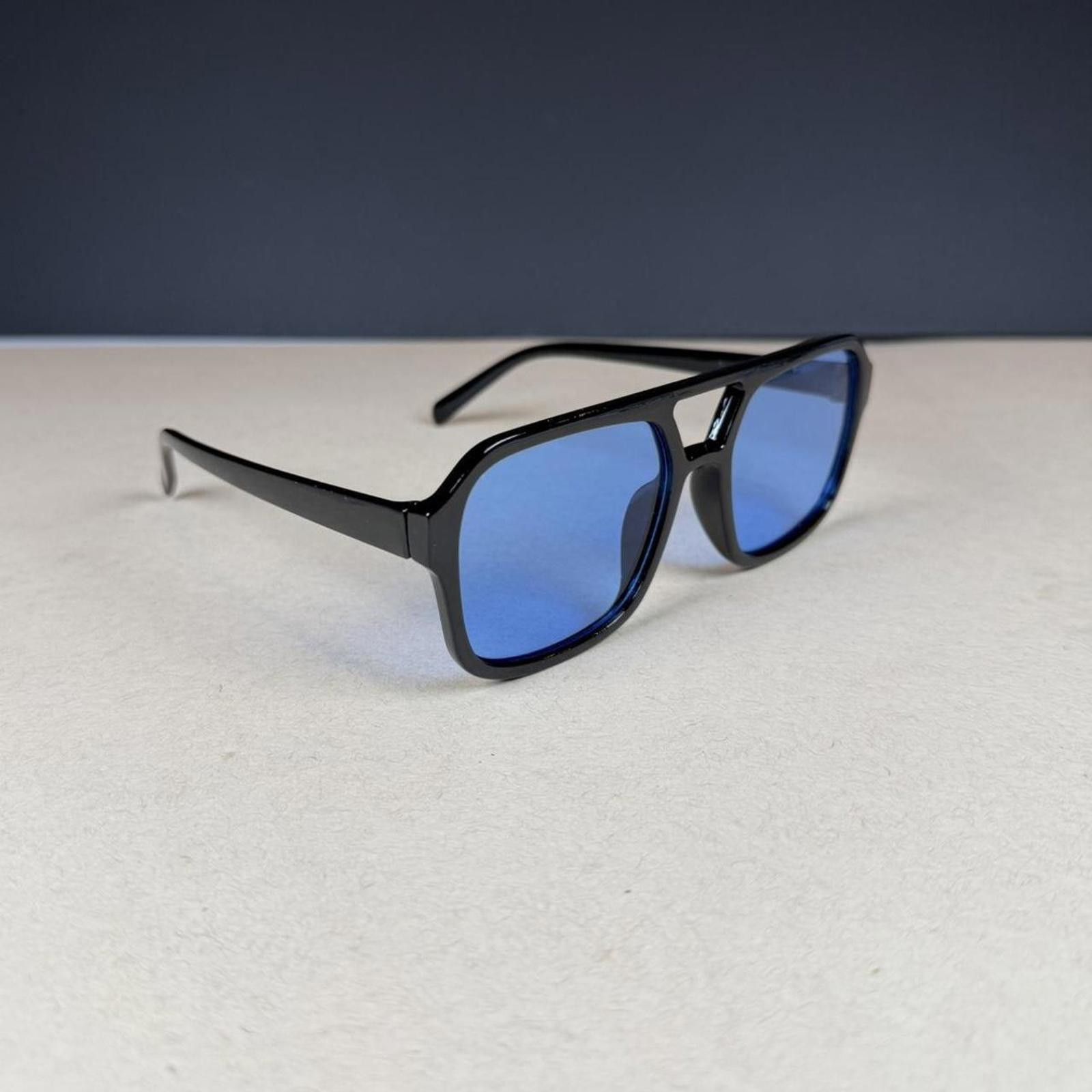 Other Brand new sunglasses with Retro aviator shape. Size ONE SIZE - 2 Thumbnail
