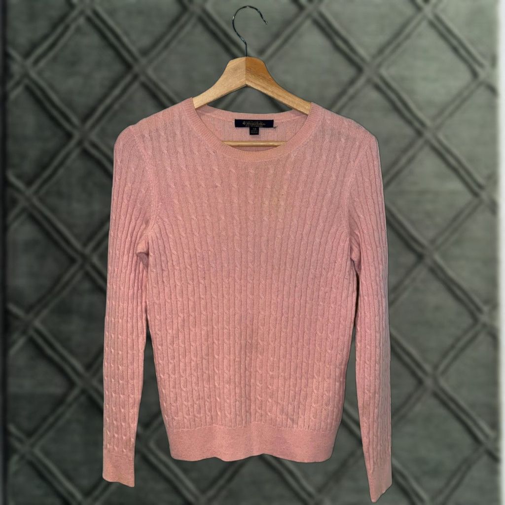 Brooks Brothers VINTAGE Brooks Brothers Women’s Pink Italian Cashmere Cable Knit Sweater XS Size XS / US 0-2 / IT 36-38 - 1 Thumbnail