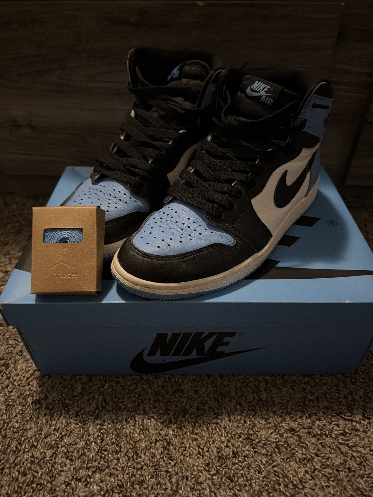 Jordan Brand Jordan 1 UNC Toe Size US 8.5 / EU 41-42 - 1 Thumbnail