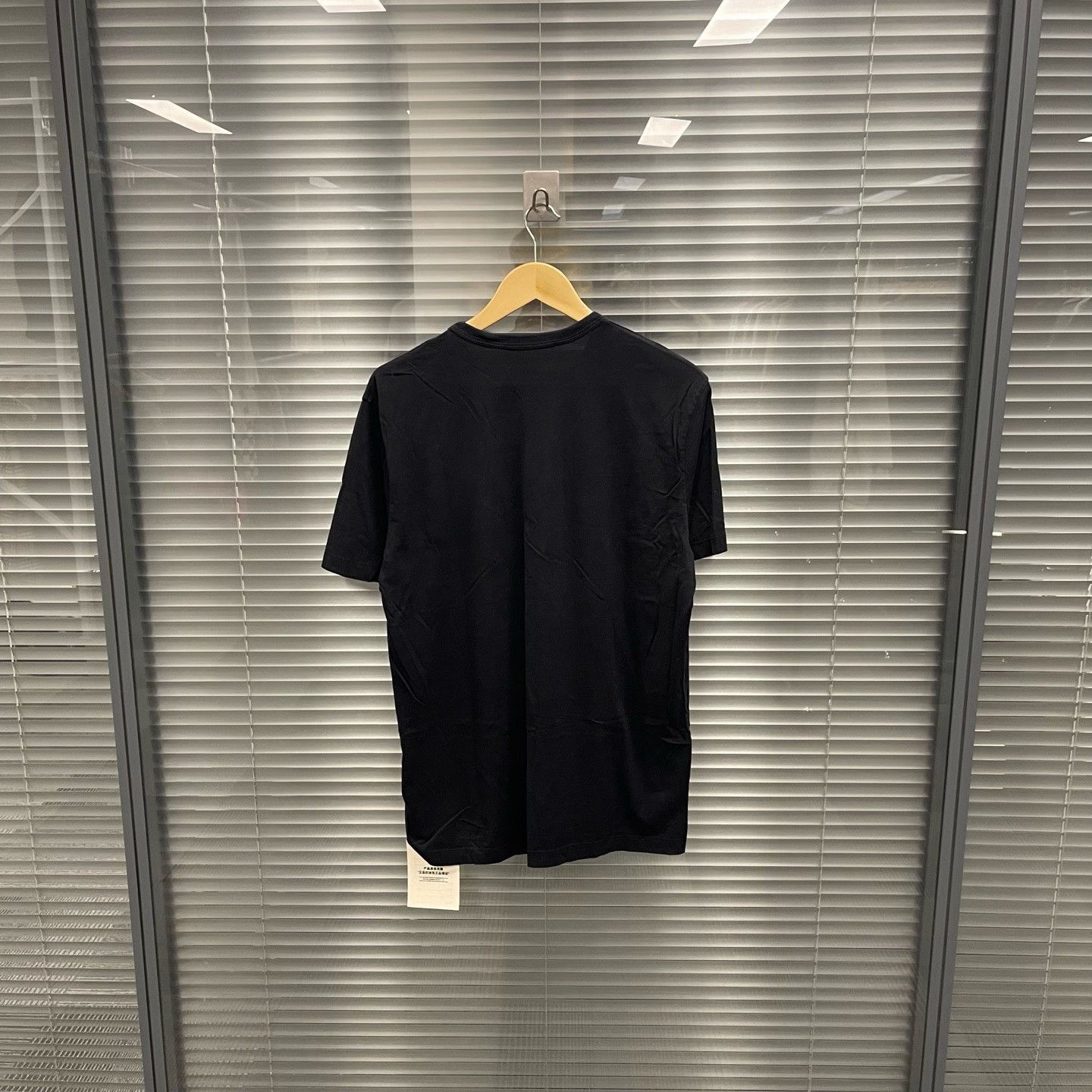 Louis Vuitton Louis Vuitton 'Peace and Love' Graphic T-Shirt Black Size US M / EU 48-50 / 2 - 2 Thumbnail