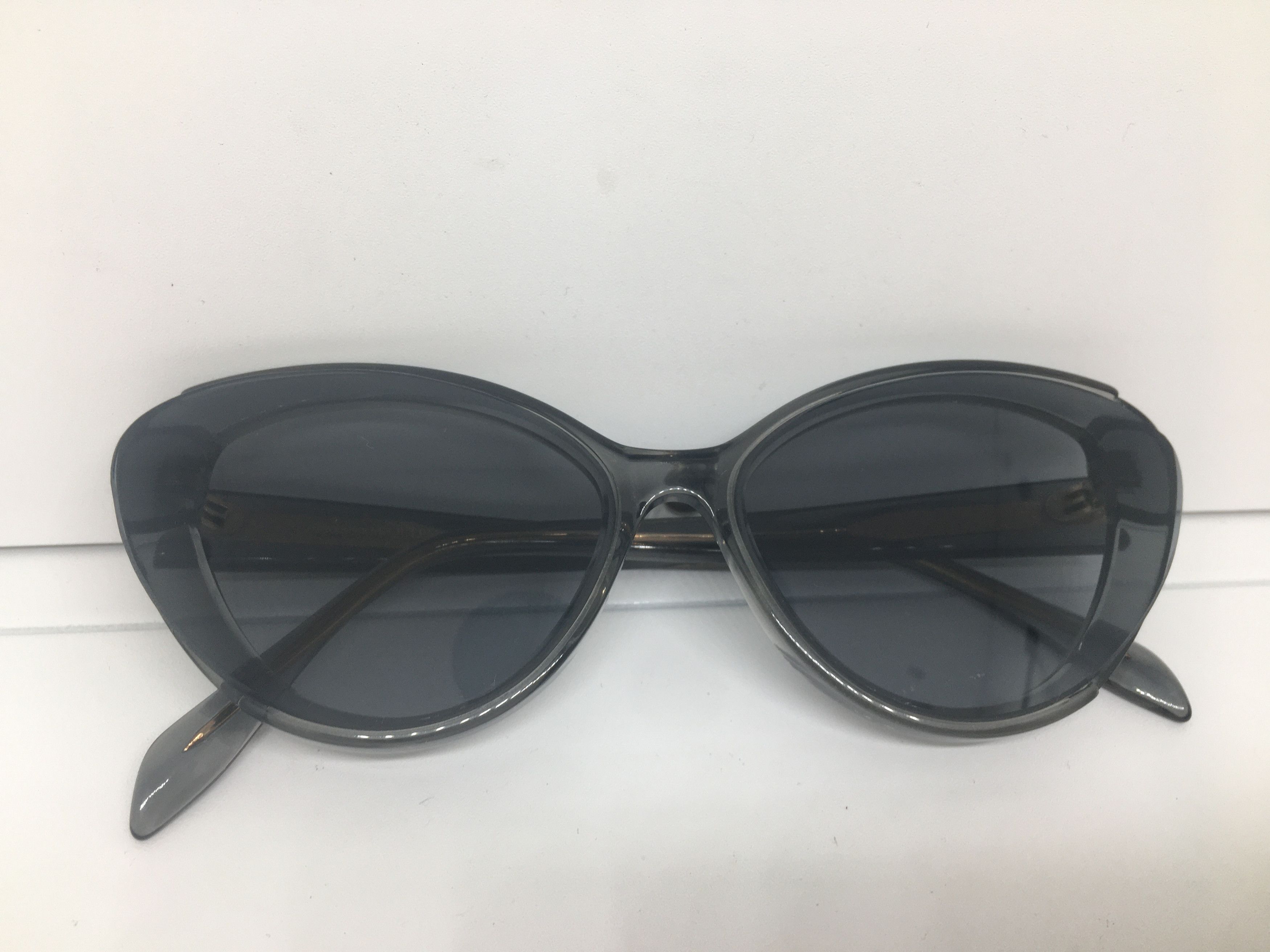 Alexander McQueen Alexander McQueen Cat Eye Woman Sunglasses Frame Size ONE SIZE - 8 Thumbnail
