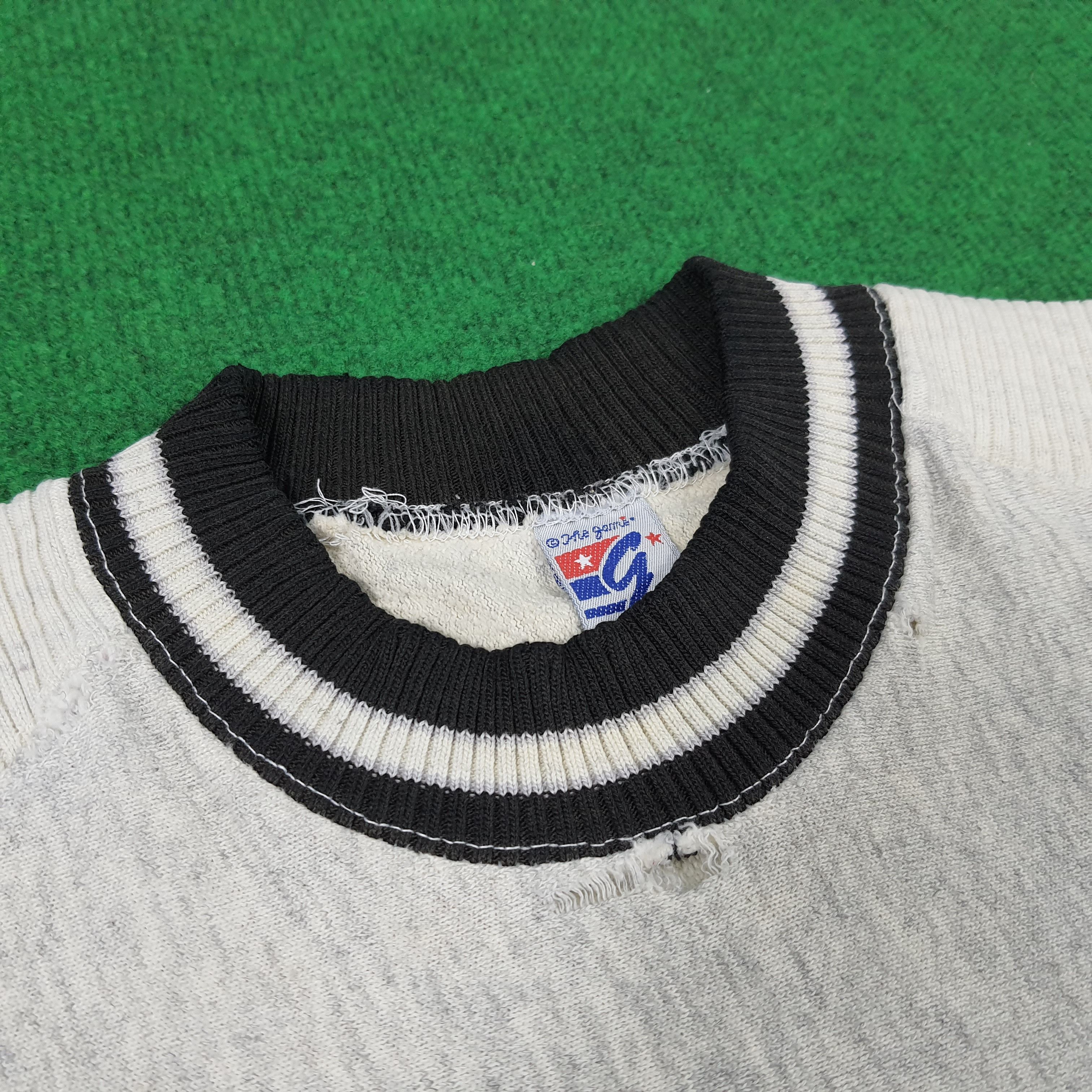 Vintage Vintage RAIDERS Los Angeles Sports Team Sweatshirt Size US M / EU 48-50 / 2 - 4 Thumbnail