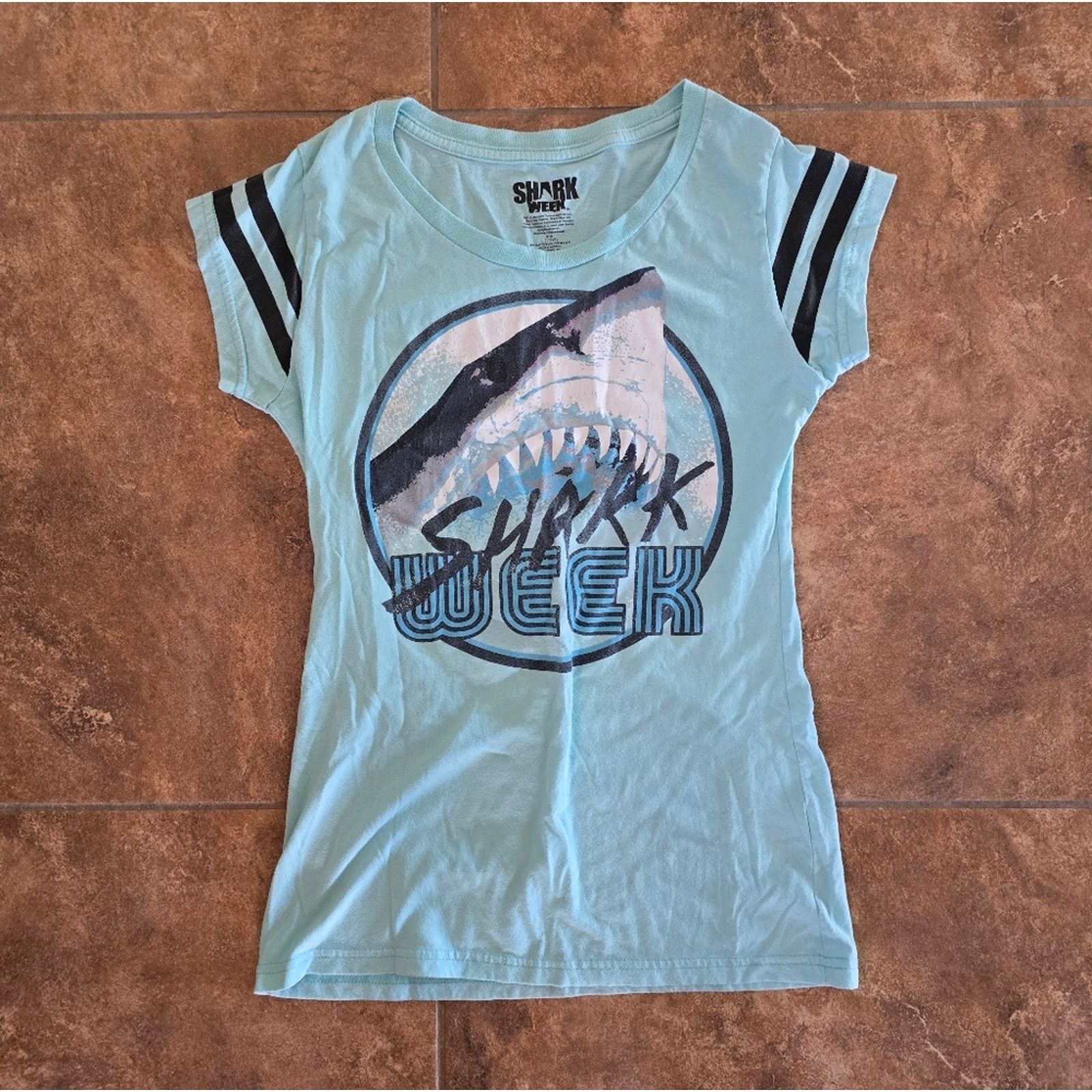 Other Light Blue | DISCOVERY | Shark Week Short Sleeve Size L / US 10 / IT 46 - 1 Thumbnail
