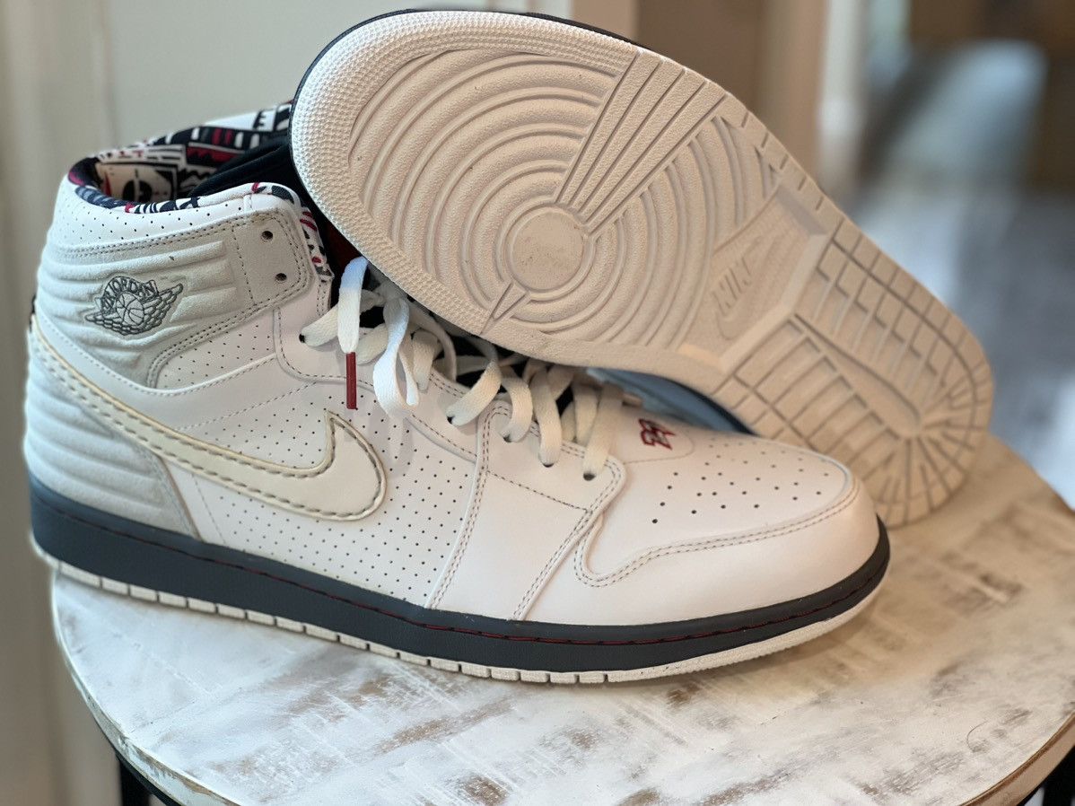 image of Jordan Nike Air Jordan 1 Retro 93 Bugs Bunny Size 14 Shoes in Grey, Men's