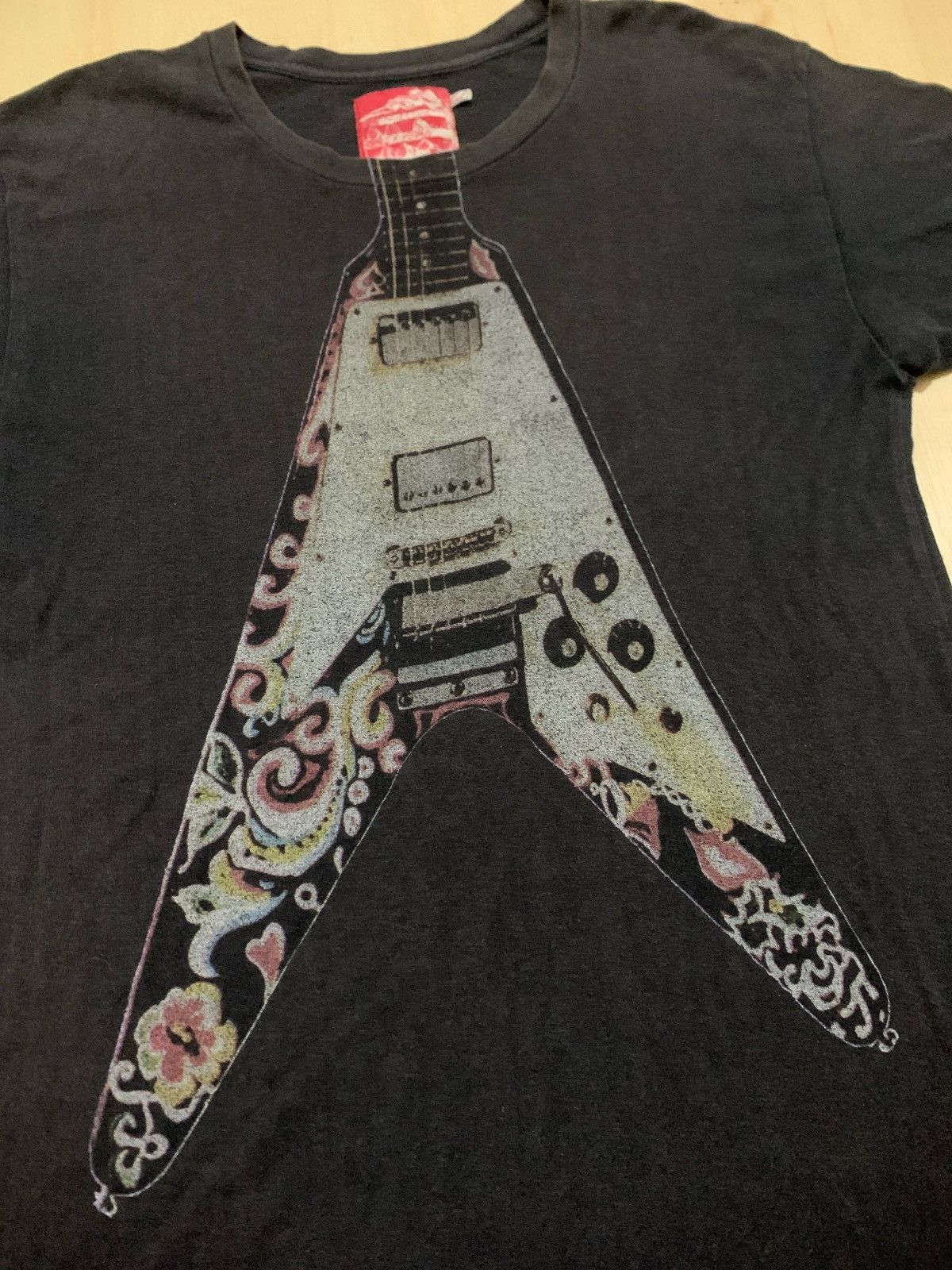 Japanese Brand Vintage Japanese barand Guitr tshirt Size US L / EU 52-54 / 3 - 3 Thumbnail