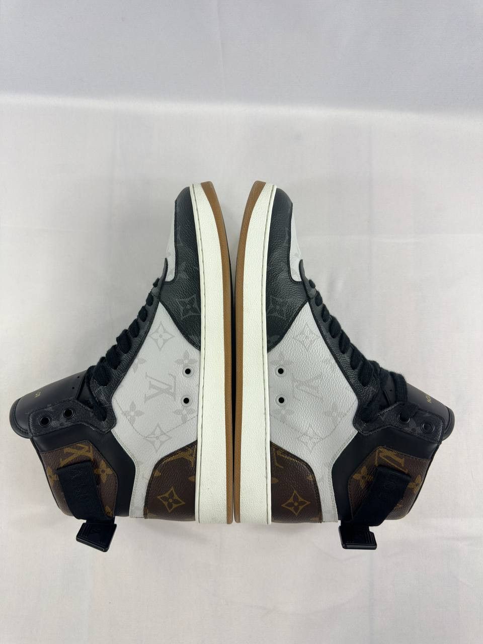 Louis Vuitton Louis Vuitton Rivoli High Top Tri Color Sneakers Size US 8 / EU 41 - 11 Thumbnail