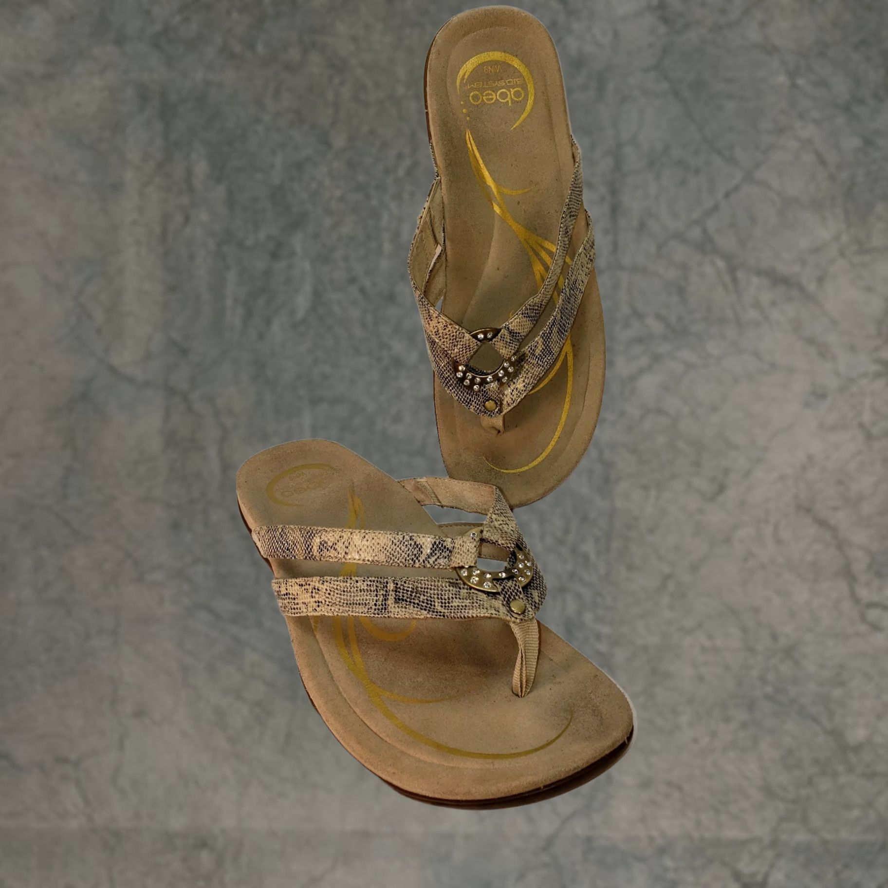 Vintage VINTAGE Abeo Brenda Strappy Sandal Narrow Size 9N Beige Reptile Biomechanical Footbed Women Size US 9 / IT 39 - 1 Thumbnail