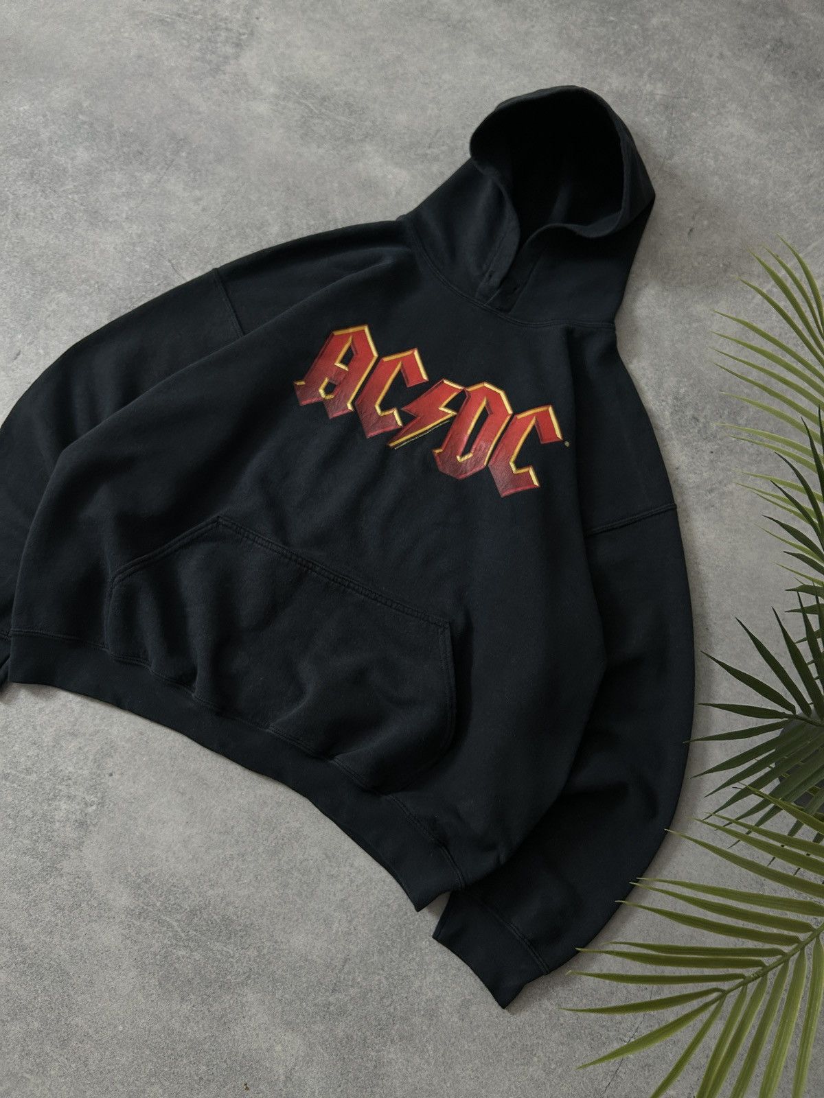 AC/DC Vintage AC&DC 2011 licensed big logo hoodies mens Size US XL / EU 56 / 4 - 2 Thumbnail