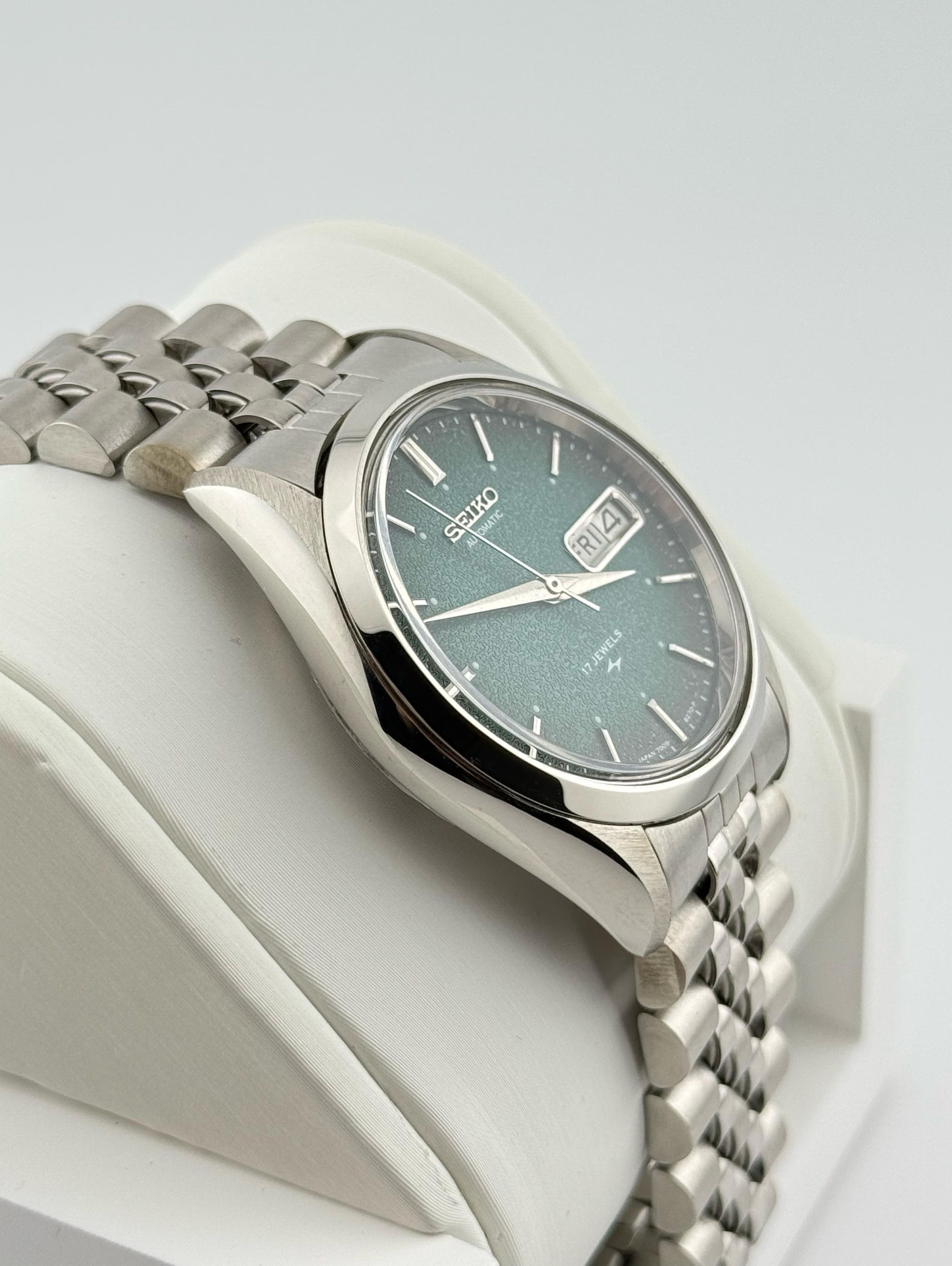 Seiko Elegant Seiko 5 Men's Wrist Watch|Green textured Dial|36mm Size 36 - 3 Thumbnail