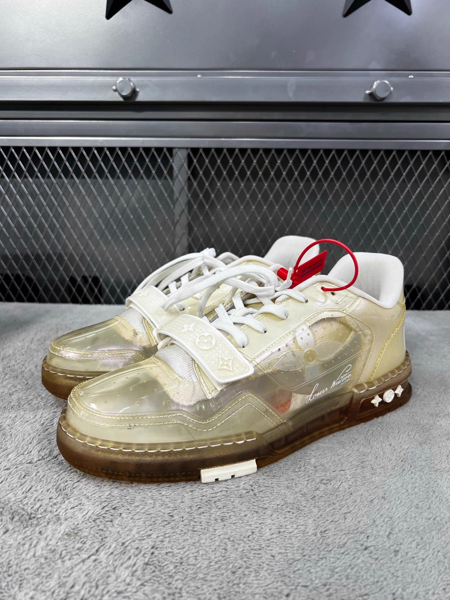 Louis Vuitton LOUIS VUITTON Trainer Clear Logo White 42 Size US 9 / EU 42 - 1 Thumbnail