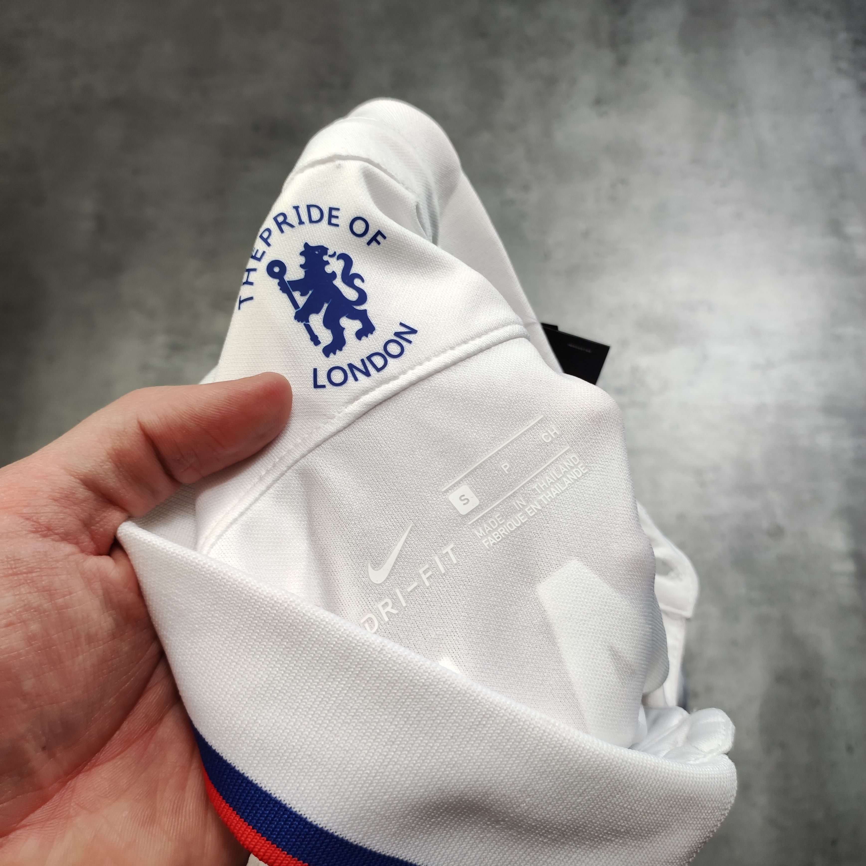 Chelsea Soccer × Nike RARE Chelsea FC Soccer Football Nike #9 Abraham Jersey Size US S / EU 44-46 / 1 - 8 Thumbnail