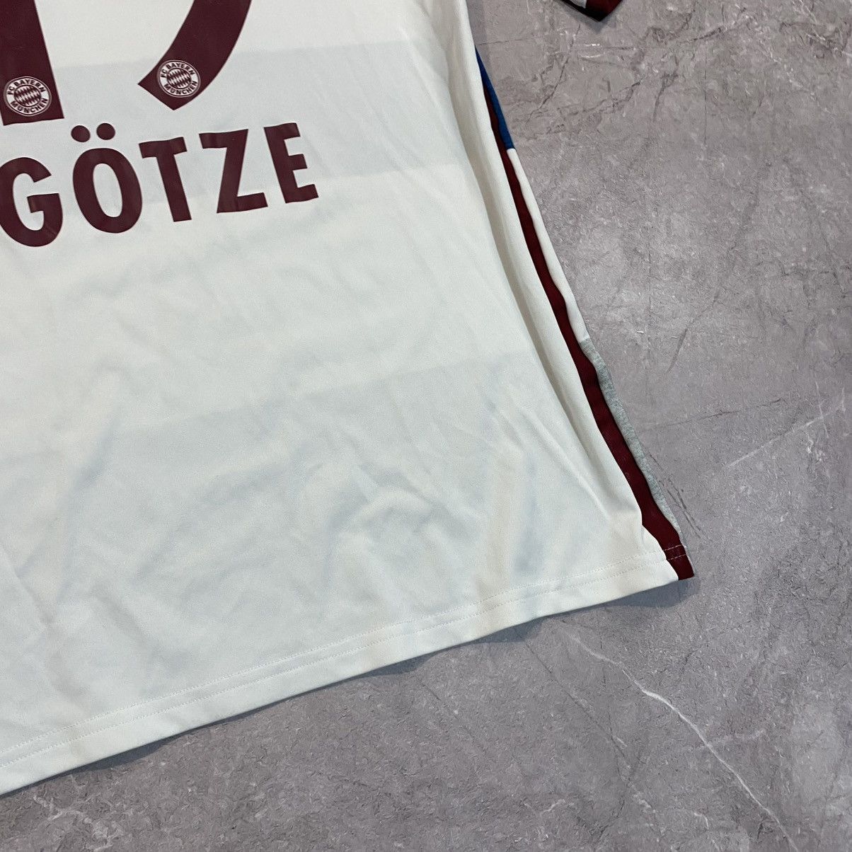 Vintage GOTZE ! VINTAGE ADIDAS BAYERN MUNICH TEE FIFA CHAMPIONS Size US M / EU 48-50 / 2 - 17 Thumbnail