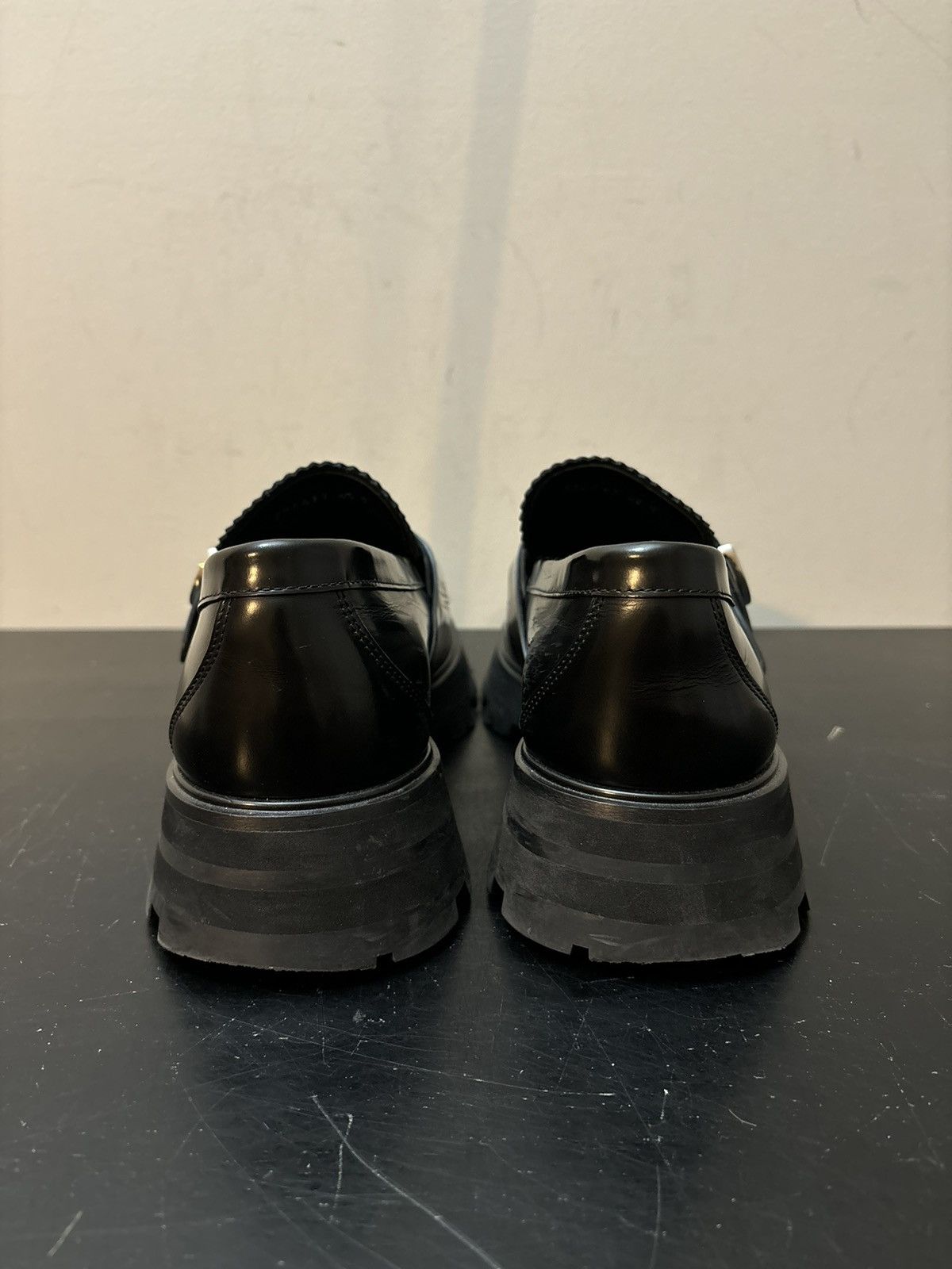 Alexander McQueen Alexander McQueen Wander Patent Leather Buckle Loafers Black Size US 10 / EU 43 - 5 Thumbnail