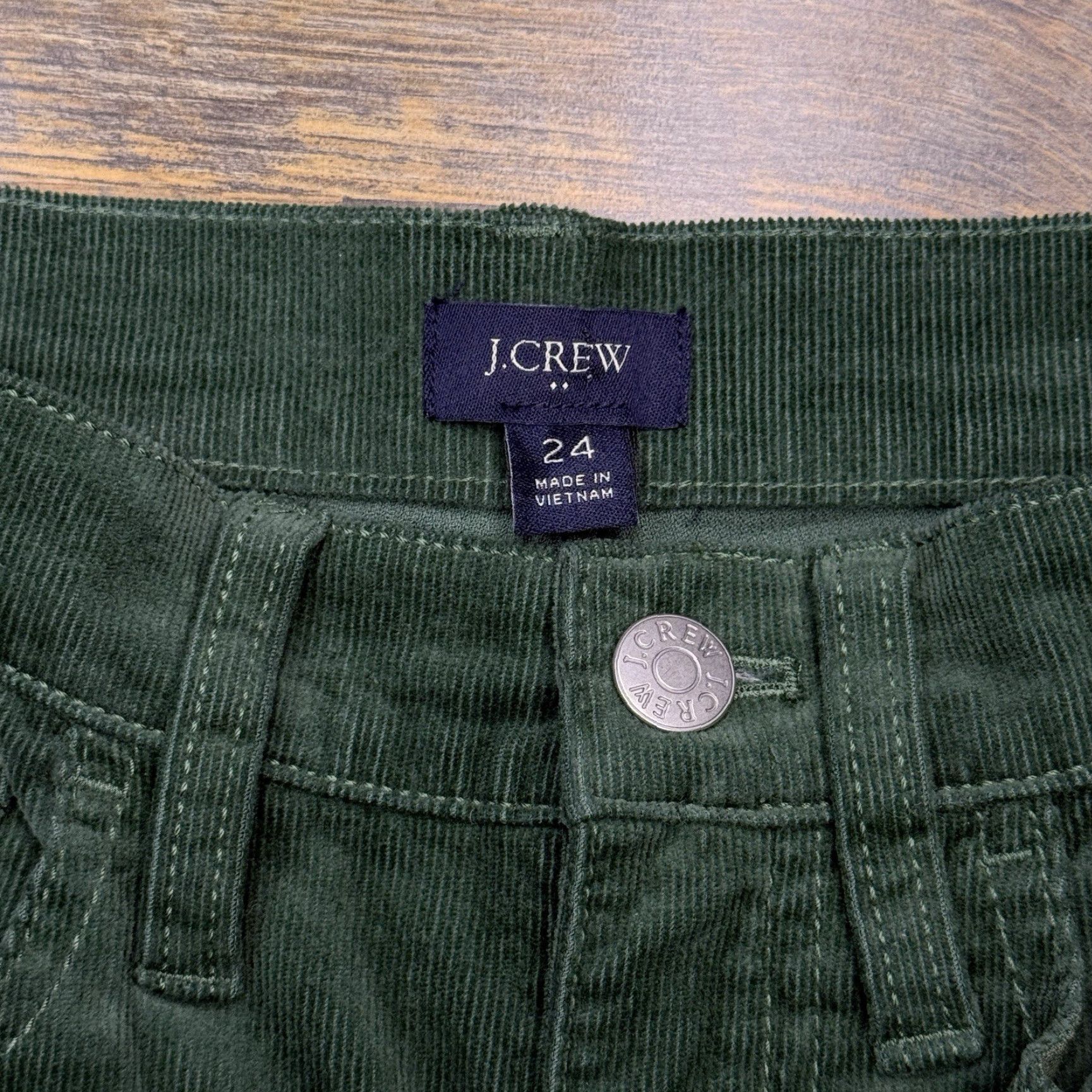 J.Crew J.CREW Jeans Womens 24 Green Mid Rise Stretch Corduroy, 5-Pocket, Regular Fit, Straight, Inseam 27.5, Button Logo, Machine Washable Size 42" / US 20 - 4 Thumbnail