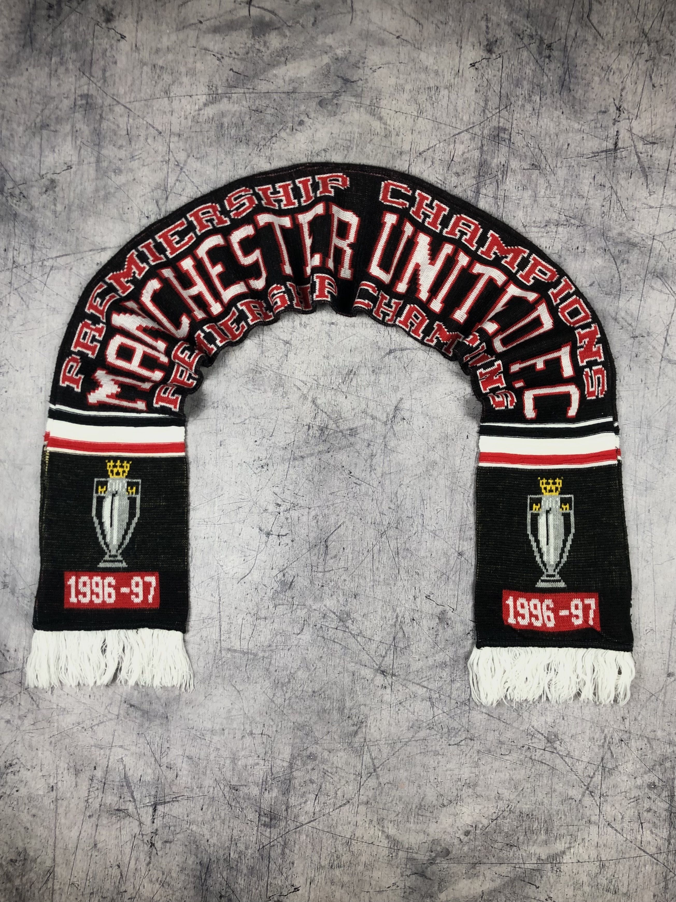Vintage Manchester United FC 1996-1997 Premiership Scarf Flag Size ONE SIZE - 1 Thumbnail