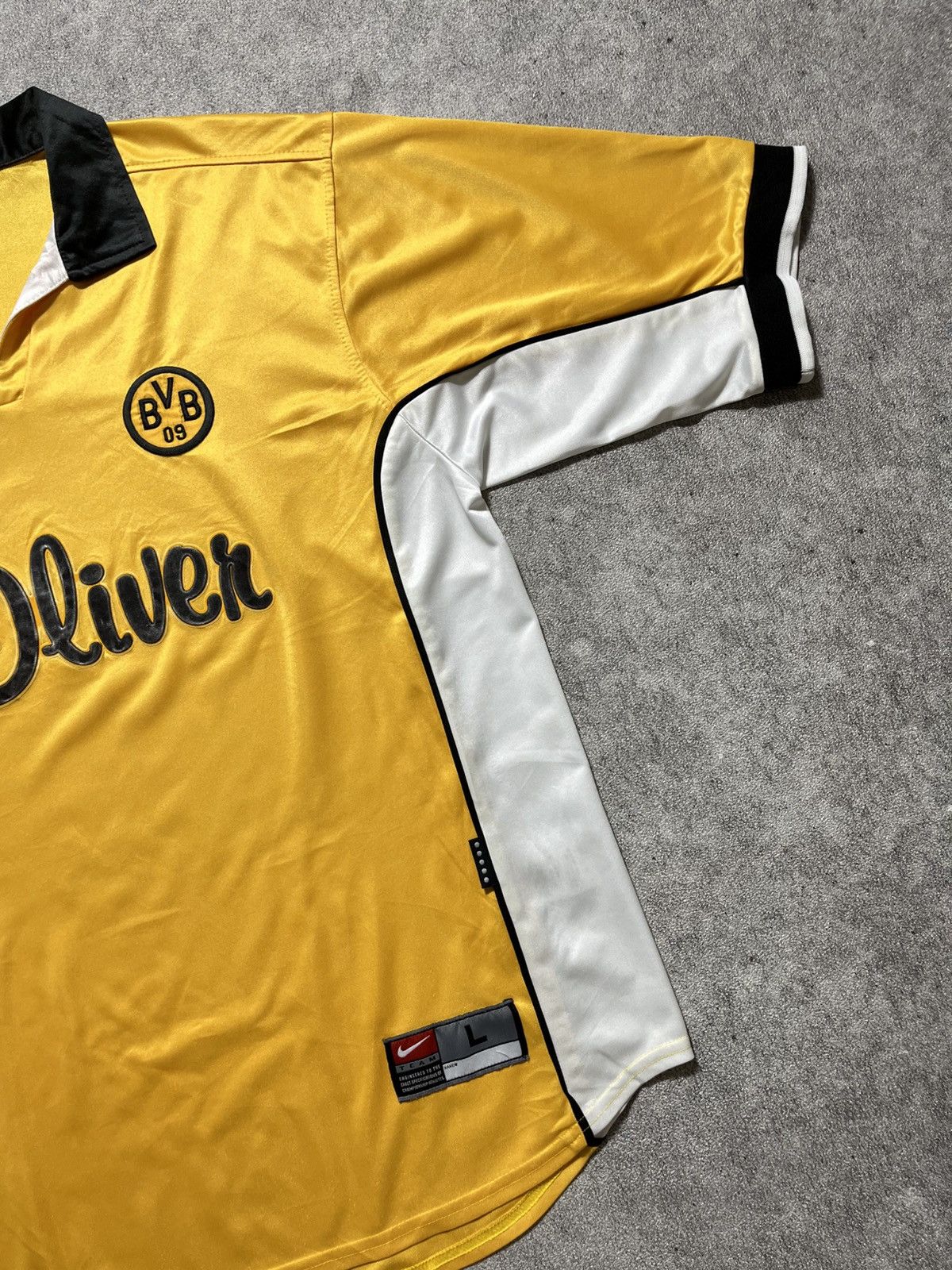 Nike 🚨SOLD🚨Vintage Borussia Dortmund 98/00 Home Jersey Size US L / EU 52-54 / 3 - 4 Thumbnail