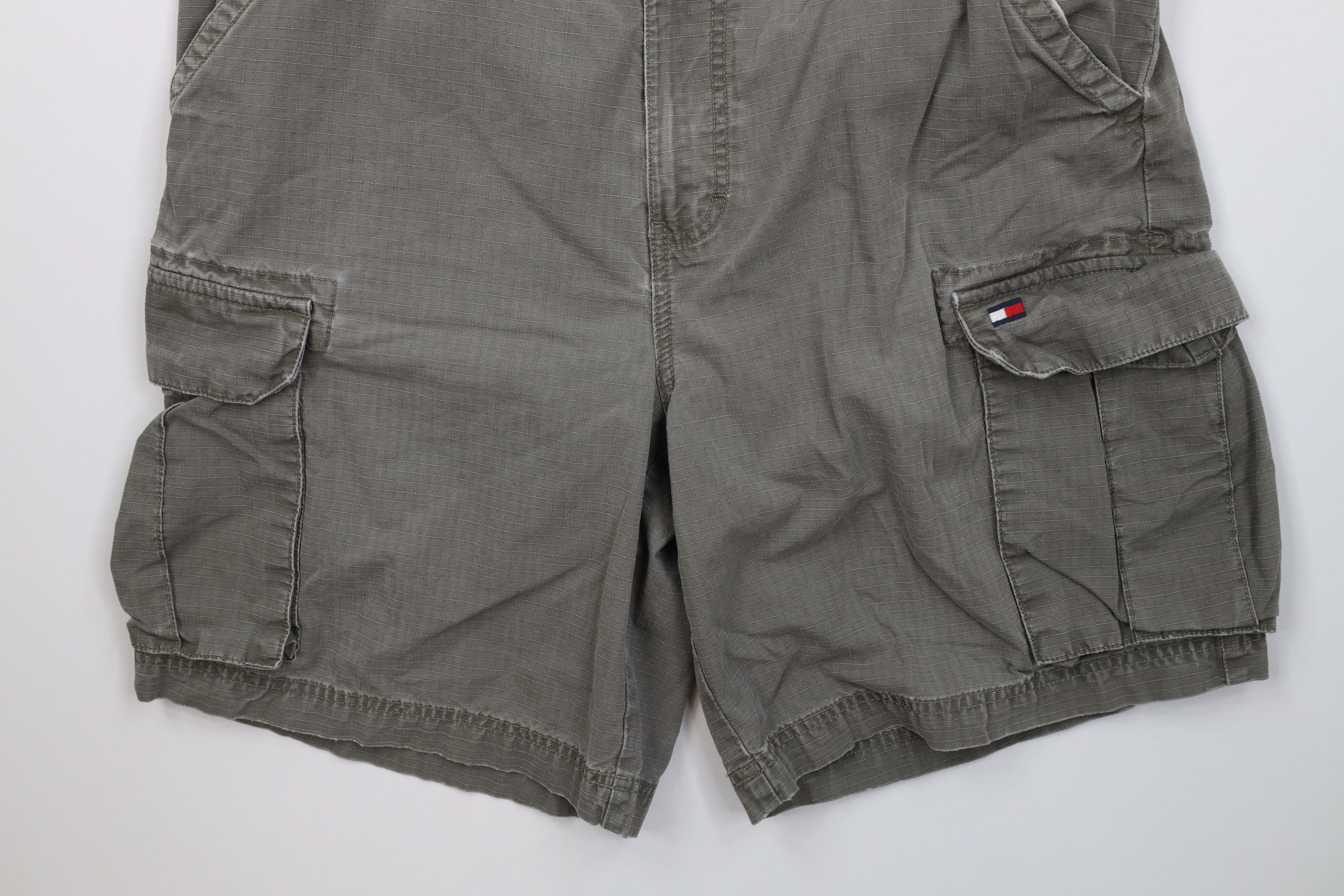 Tommy Hilfiger Vintage 90s Y2K Tommy Hilfiger Cargo Shorts Olive Green Size US 32 / EU 48 - 4 Thumbnail