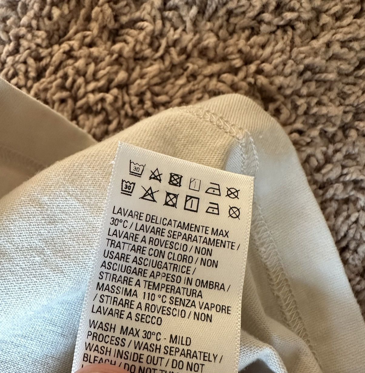 Balenciaga Balenciaga “Be Different” Tee Size US XXL / EU 58 / 5 - 4 Thumbnail