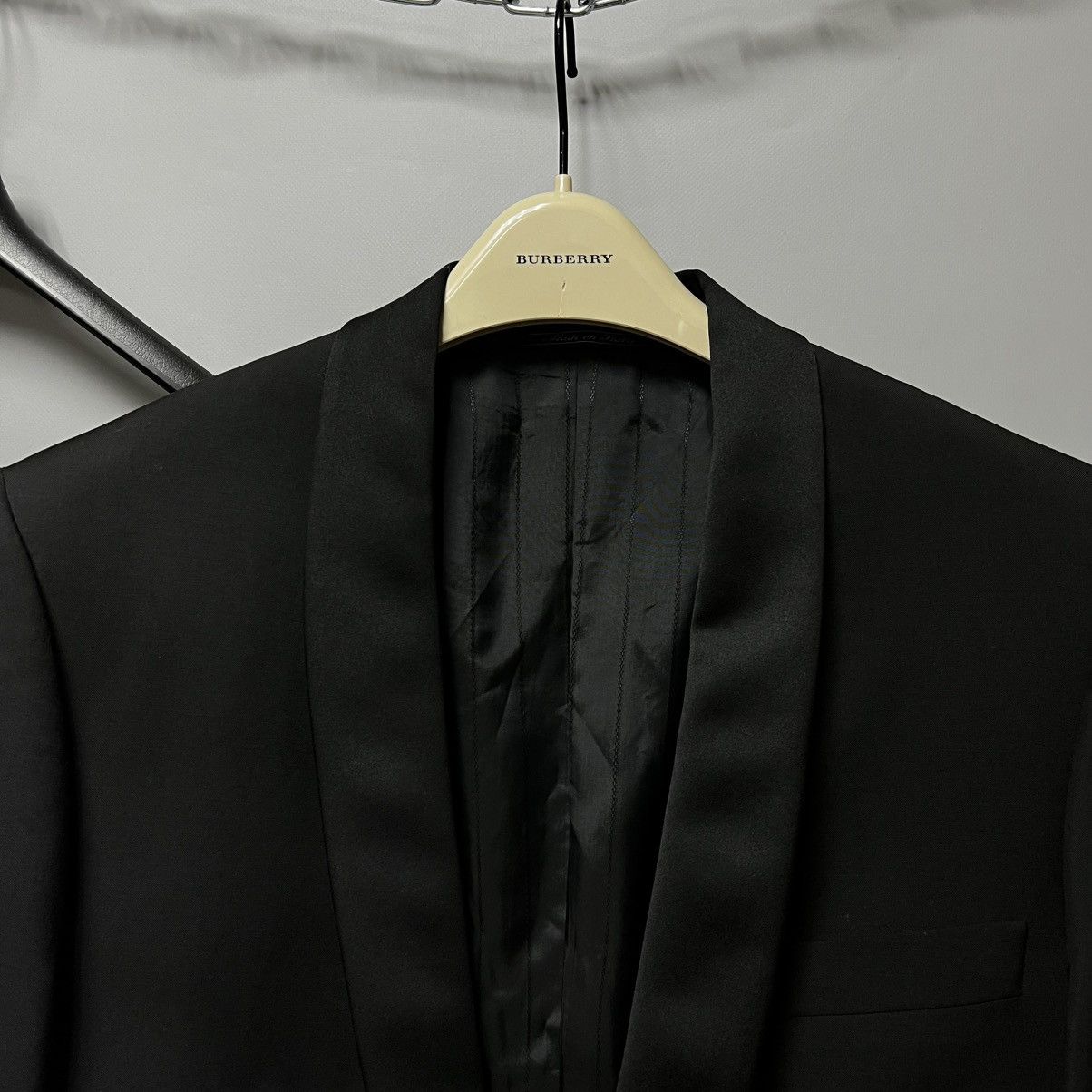 Corneliani Corneliani Suit Blazer and pants 2 piece men’s italy luxury Size 48R - 2 Thumbnail