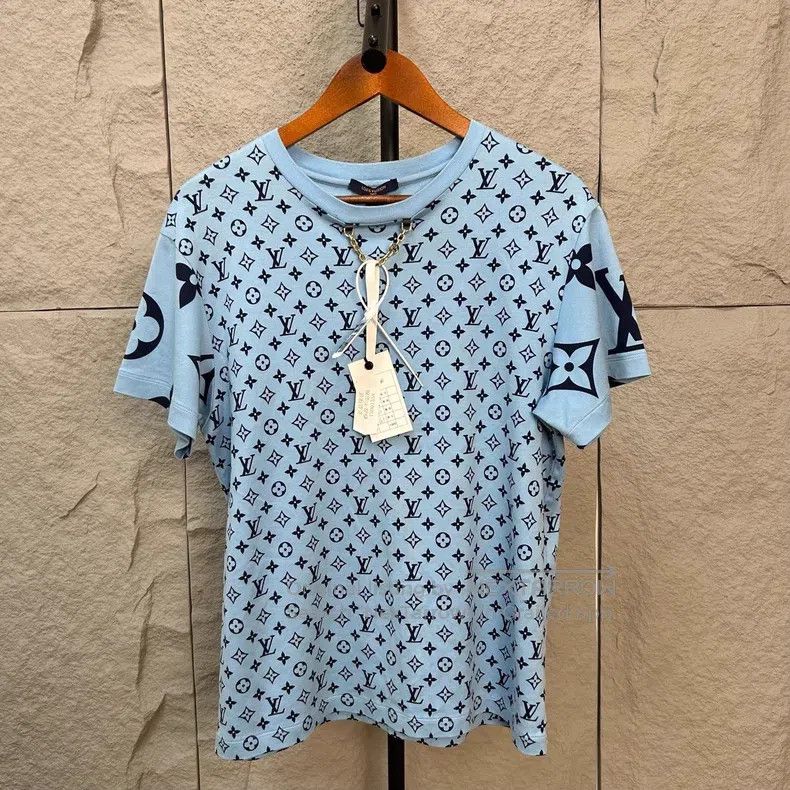 Louis Vuitton Louis Vuitton Blue full print short sleeves Size US L / EU 52-54 / 3 - 1 Thumbnail