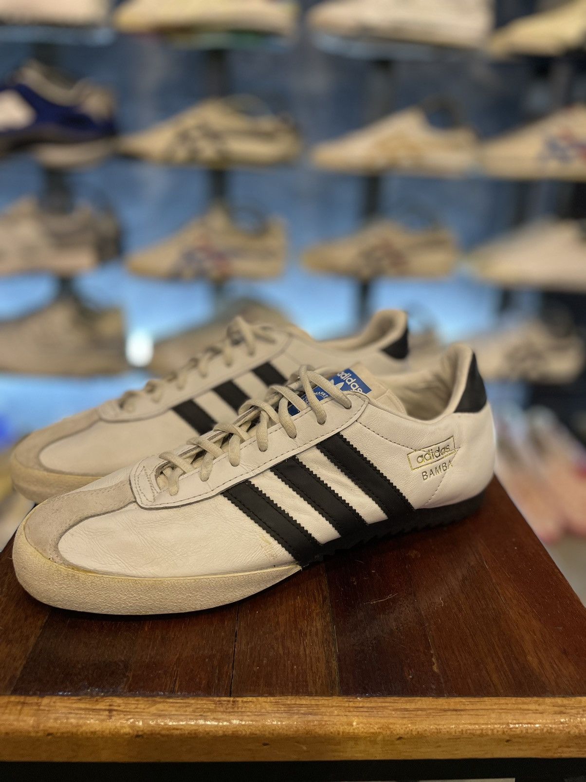 Adidas Adidas Bamba Low-Top White Leather Size US 8.5 / EU 41-42 - 1 Thumbnail