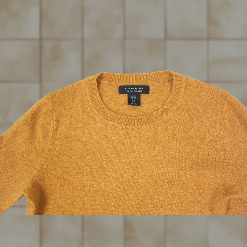 Vintage Tahari Sweater Womens Medium Gold 100% Cashmere 2 Ply Knit Classic Crewneck Size M / US 6-8 / IT 42-44 - 1 Thumbnail