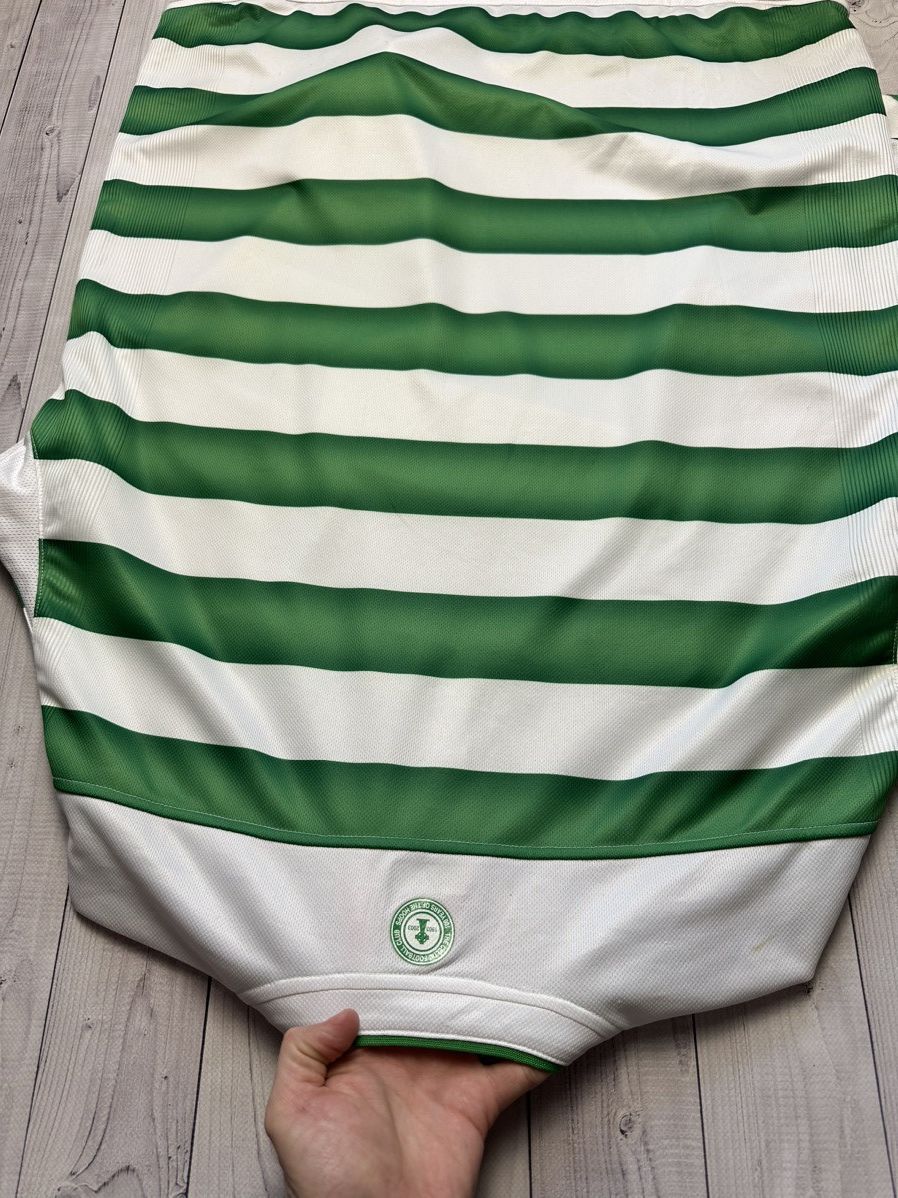 Umbro × Vintage Vintage Umbro Celtic soccer jersey long sleeve size XL Size US XL / EU 56 / 4 - 9 Thumbnail
