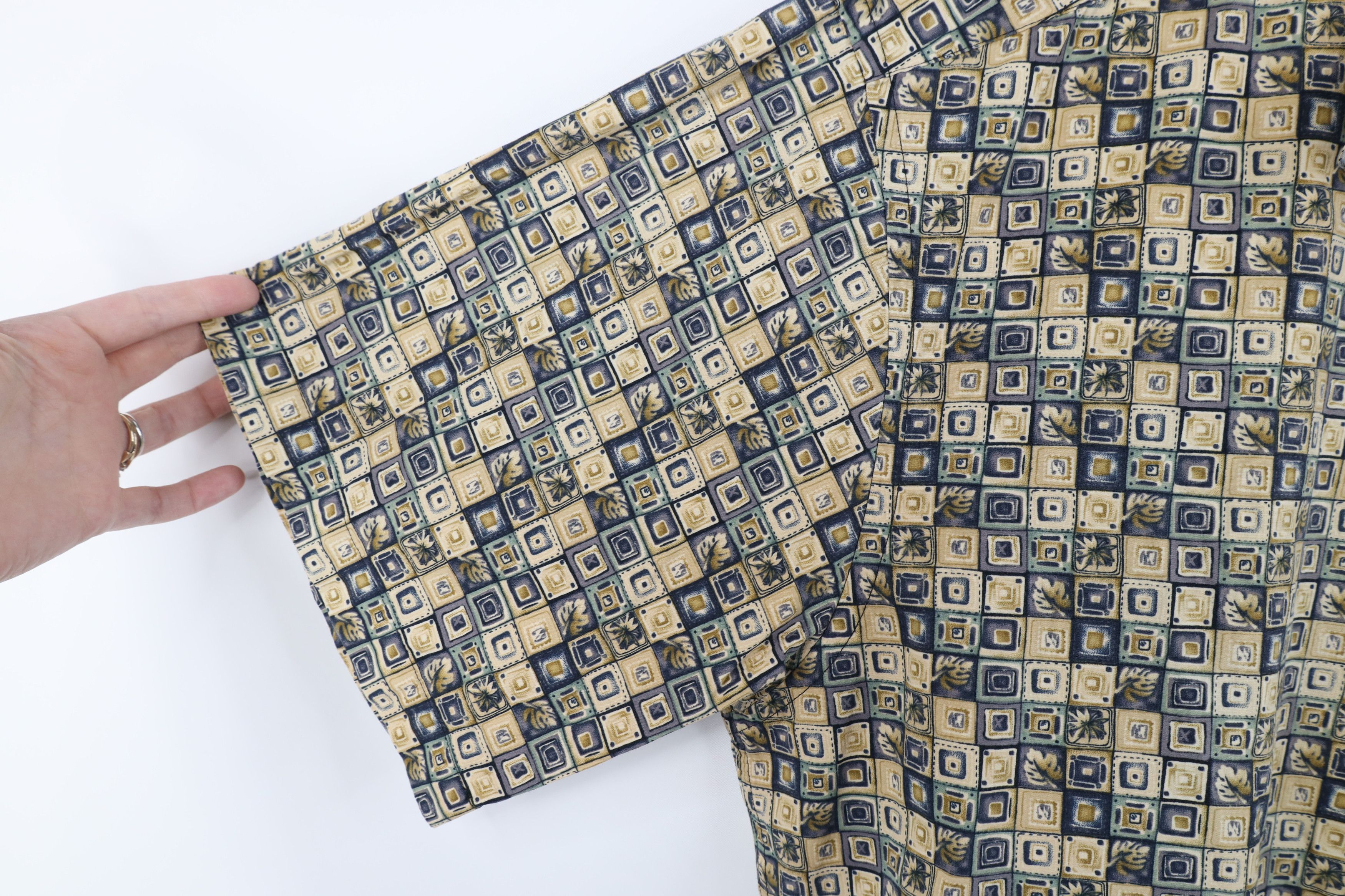Vintage Vintage 90s Streetwear Checkered Short Sleeve Button Shirt Size US XL / EU 56 / 4 - 5 Thumbnail