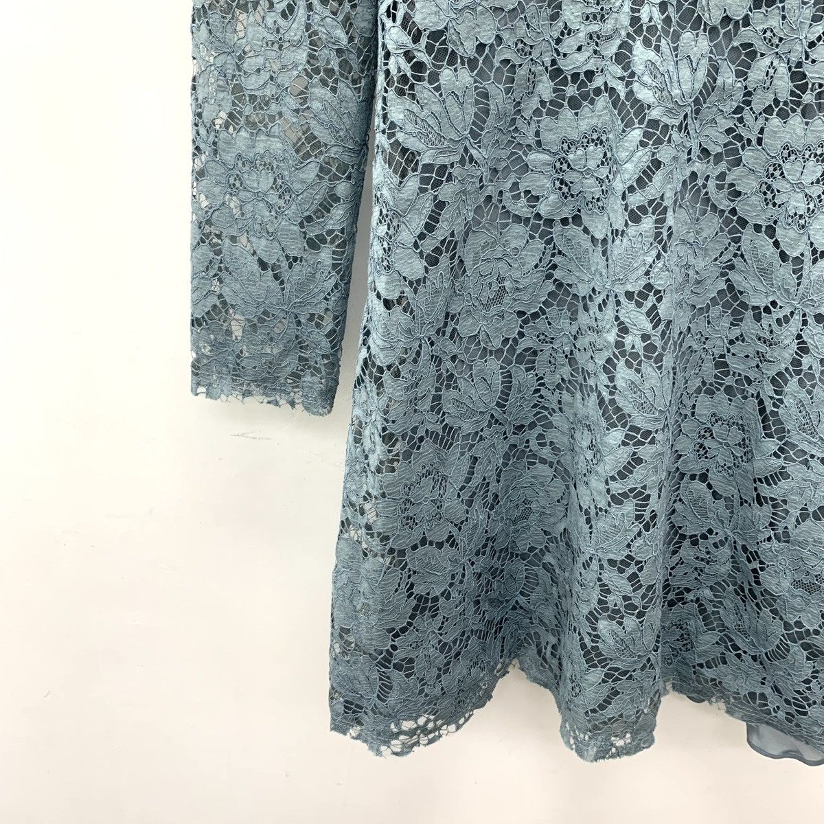 Valentino Valentino Floral Hollow-out Silk Long Sleeve Shirt K26WX Size L / US 10 / IT 46 - 4 Thumbnail