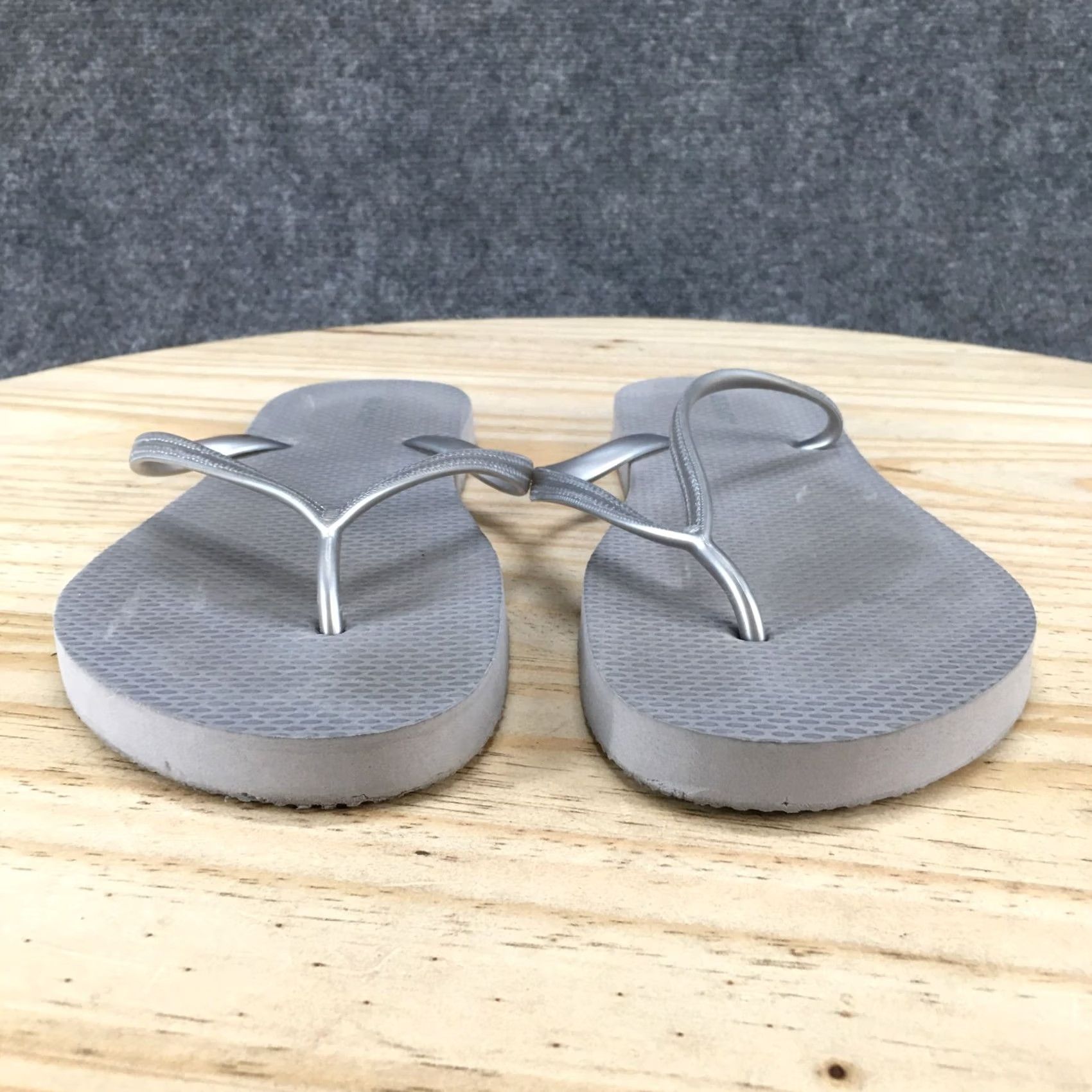 Old Navy Old Navy Sandals Women 10 Gray Silver Flip Flop Slip On Casual Beach Shoes Size US 8 / IT 38 - 7 Thumbnail