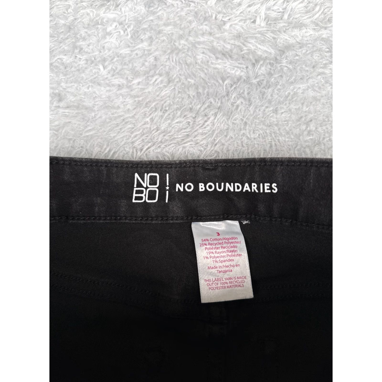 Vintage No Boundaries Jeans Black Denim Bootcut 26x30 Juniors Women Adult Regular Mid Rise 3 Distressed Stretch 5-Pocket Cotton Blend CN Vintage No Size 26" / US 2 / IT 38 - 6 Thumbnail