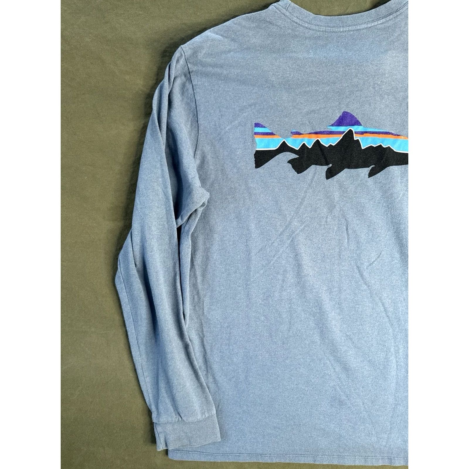 Patagonia Patagonia Shirt Men M Blue Trout Graphic Long Sleeve Crew Neck Responsibili-Tee Regular Fit Size US M / EU 48-50 / 2 - 6 Thumbnail