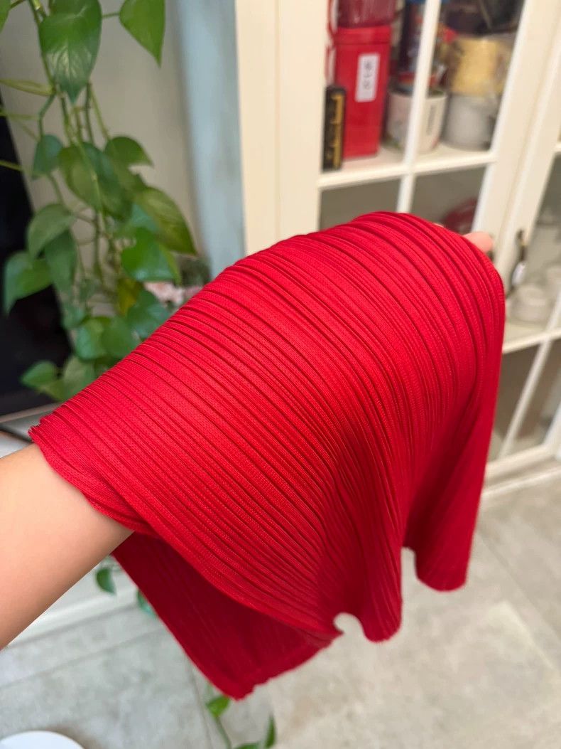 Issey Miyake Issey Miyake size:3 Red skirt Size 42" / US 20 - 7 Thumbnail