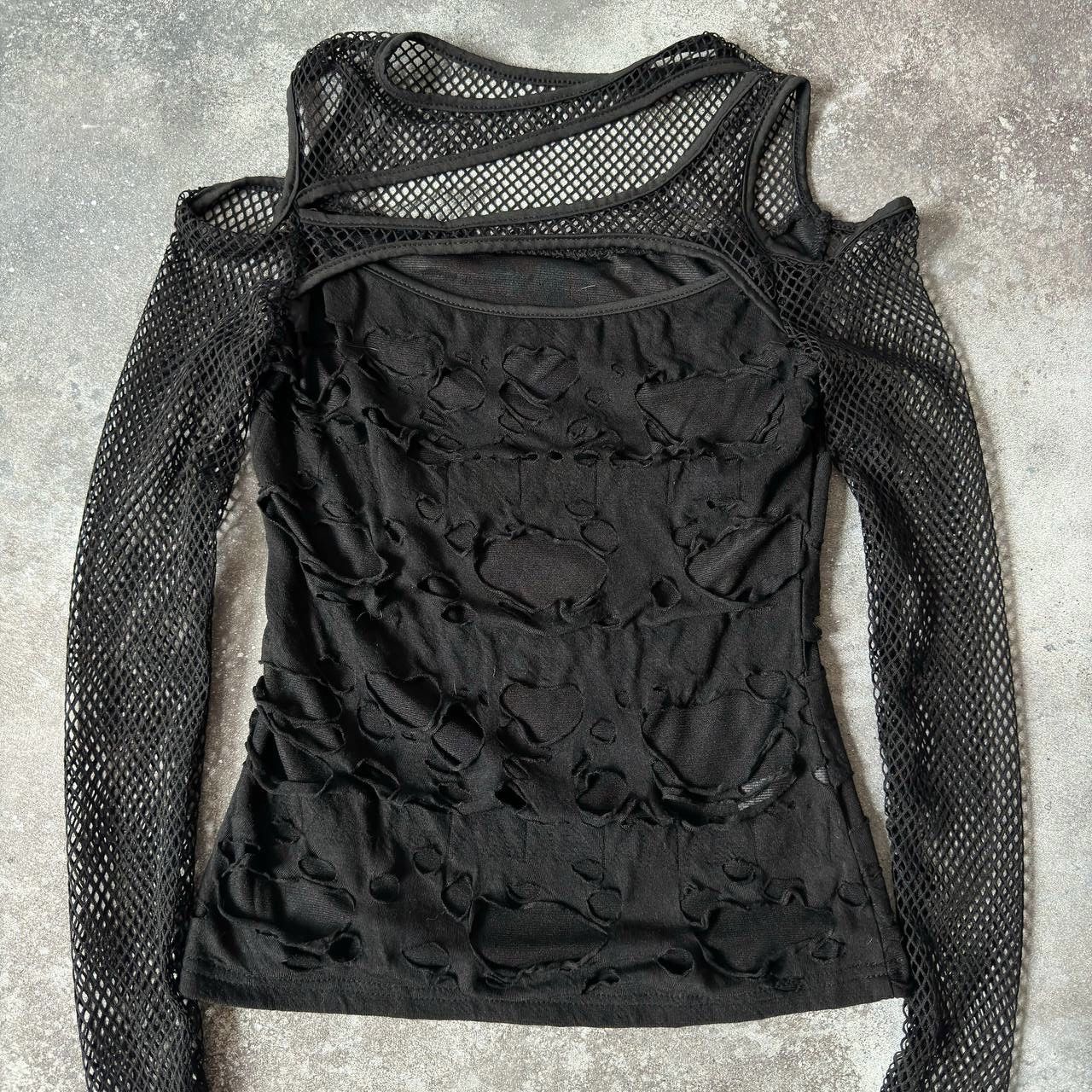 20471120 Goth Asymmetric Mesh Distressed Long Sleeve Top Size S / US 4 / IT 40 - 2 Thumbnail