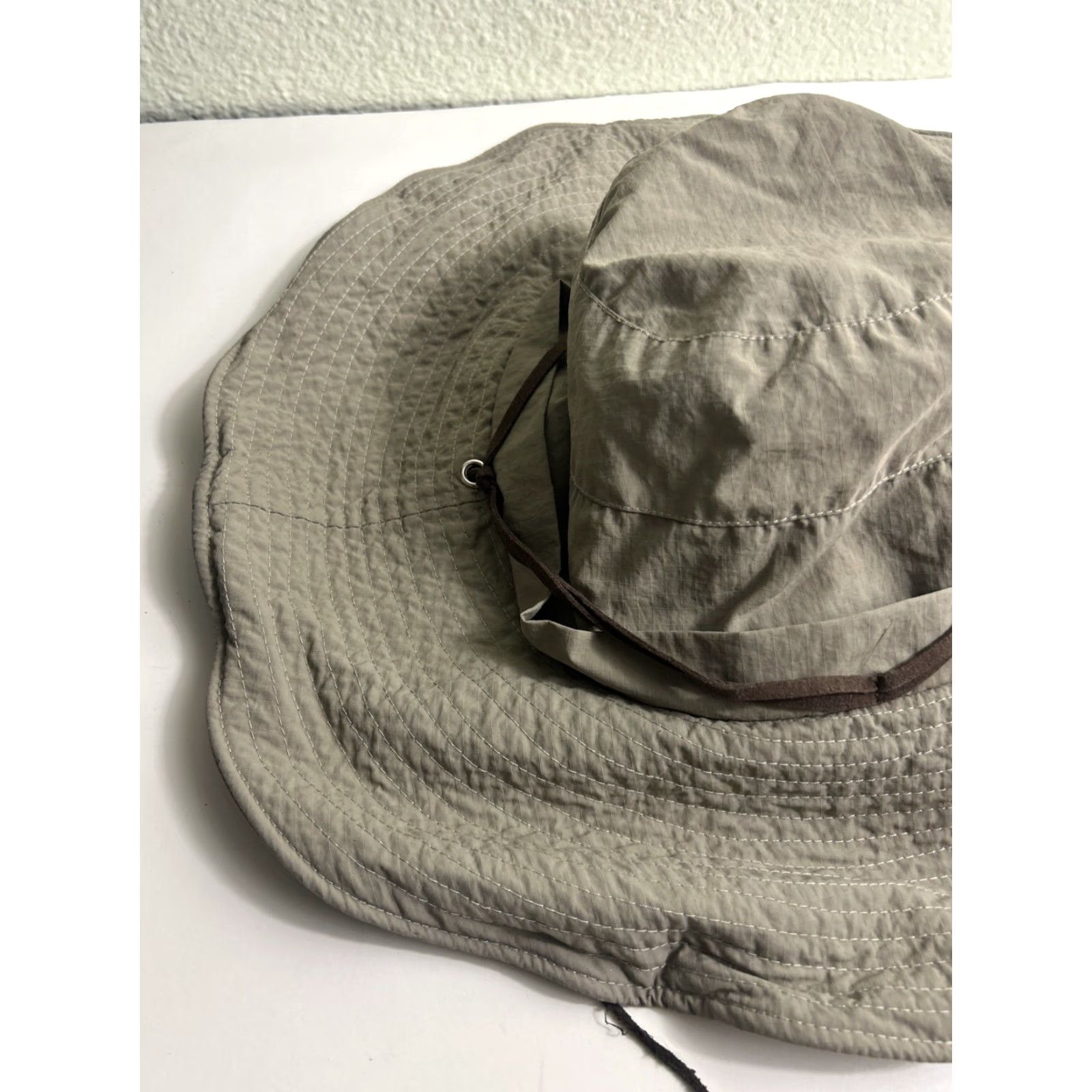 Vintage Sun Chic Sun Hat Chin Strap Womens One Size Beige Sun Hat Womens One Size Chin Strap Sun Chic Beige Hat Women Size ONE SIZE - 2 Thumbnail