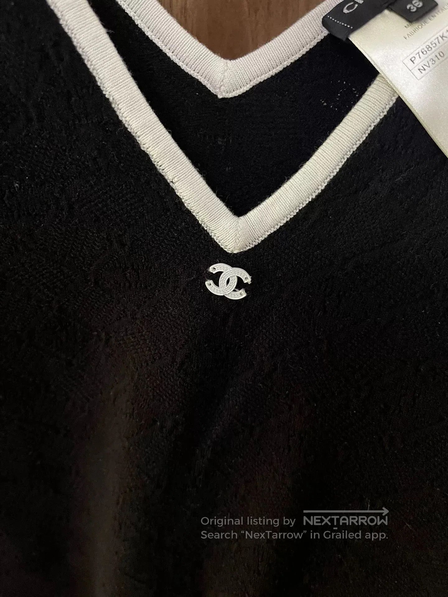 Chanel Chanel Black Top with Pink Trim. Size XS / US 0-2 / IT 36-38 - 3 Thumbnail