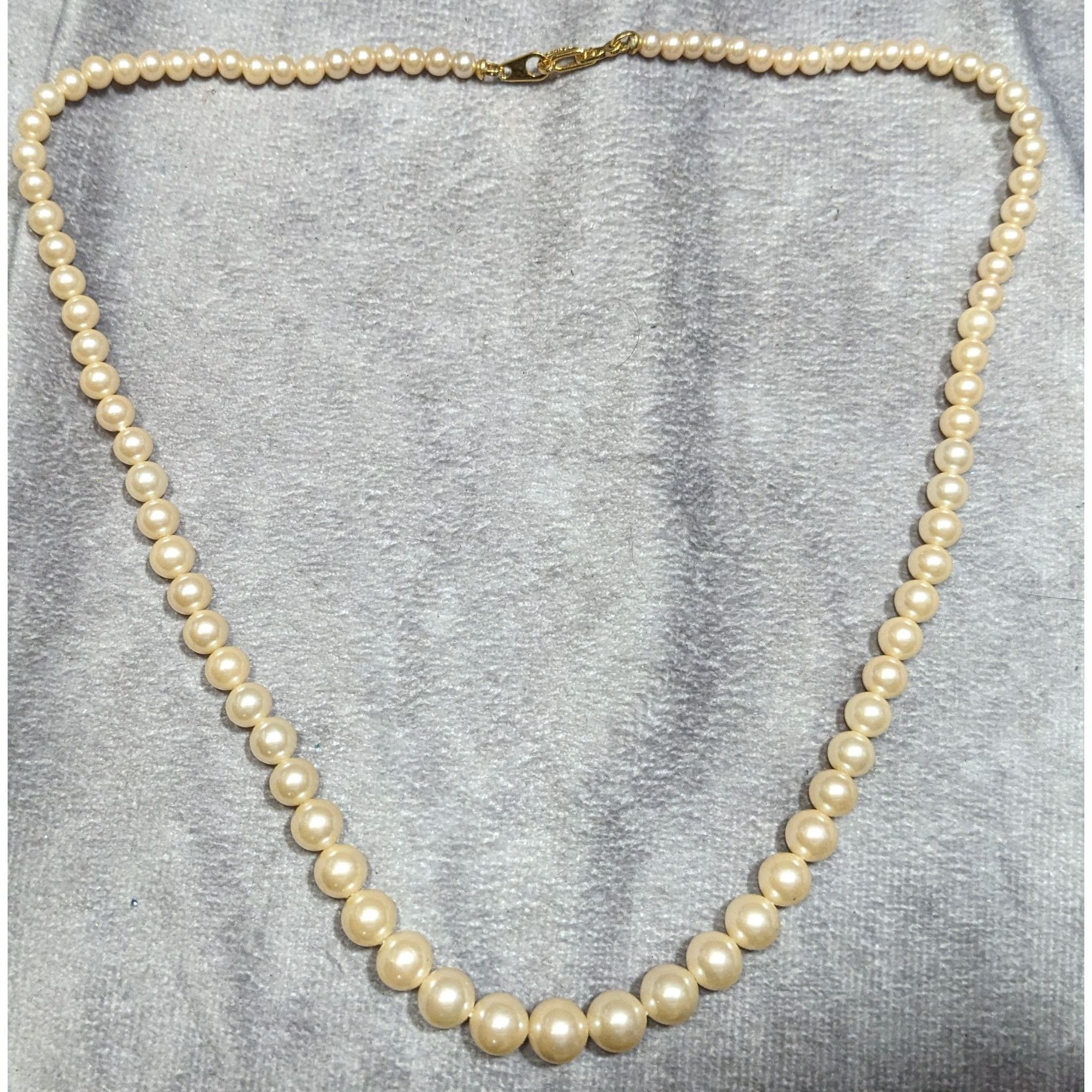 Other Vintage Cream Pearl Beaded Necklace With Gold-Tone Clasp Size ONE SIZE - 6 Thumbnail