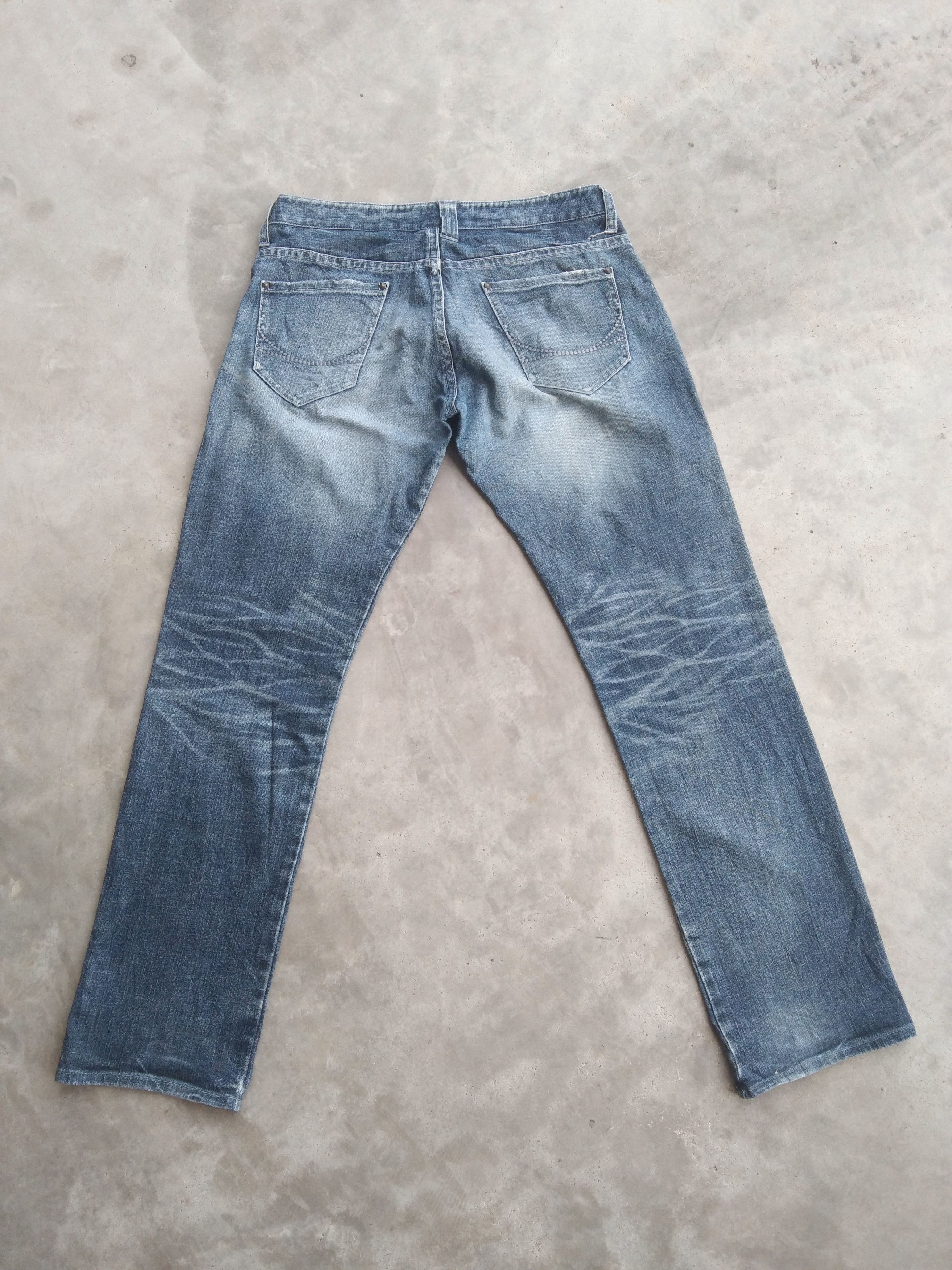 Japanese Brand Vintage Y2k Factotum Made In Japan Distressed Jeans 32x32 Size US 32 / EU 48 - 2 Thumbnail