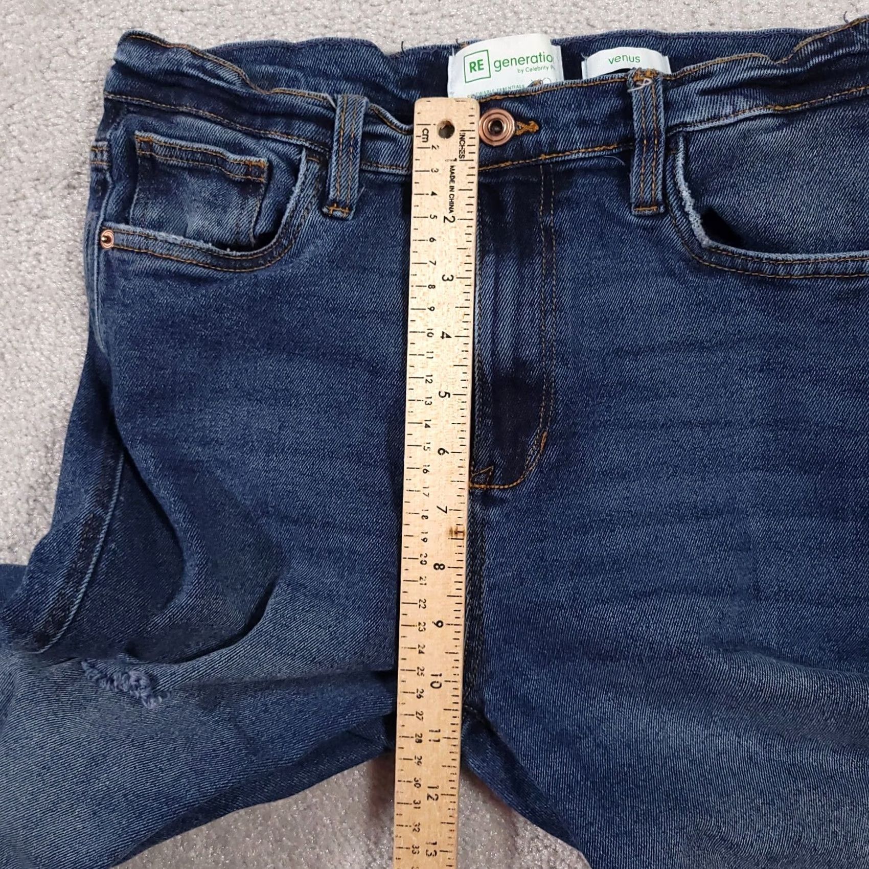 Vintage Celebrity Pink Regeneration Jeans Women’s 11/30 Med Wash Distressed Ankle Crop Jeans Women’s Size 32" / US 10 / IT 46 - 7 Thumbnail