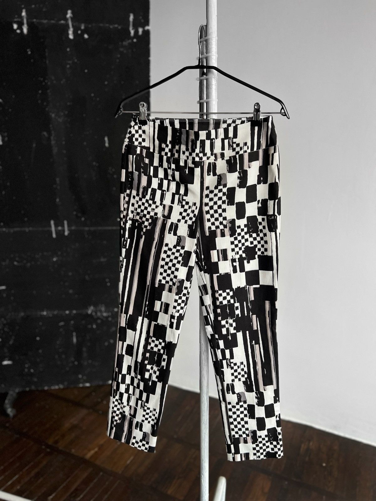 Joseph Ribkoff Joseph Ribkoff Black White Abstract Stretch Trousers Pants Size 30" / US 8 / IT 44 - 1 Thumbnail