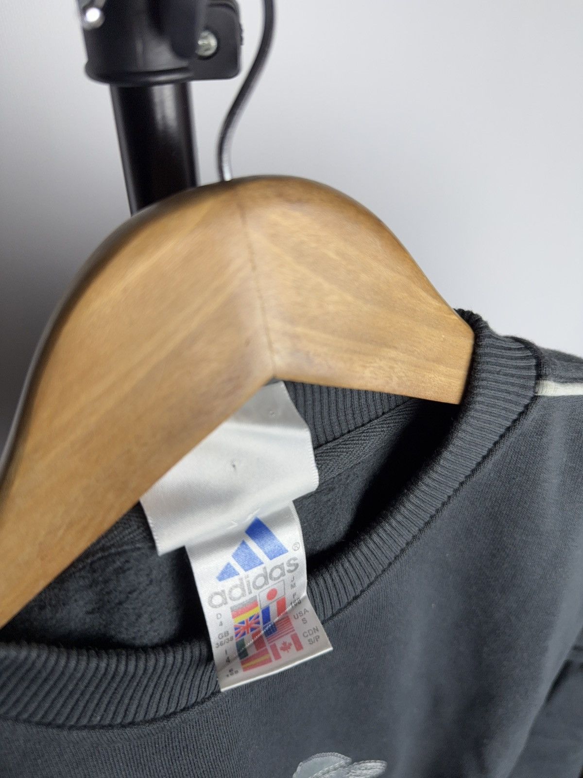 Adidas Vintage Adidas Big Central Logo Sweatshirt Grey Y2K 2001 Size US S / EU 44-46 / 1 - 7 Thumbnail