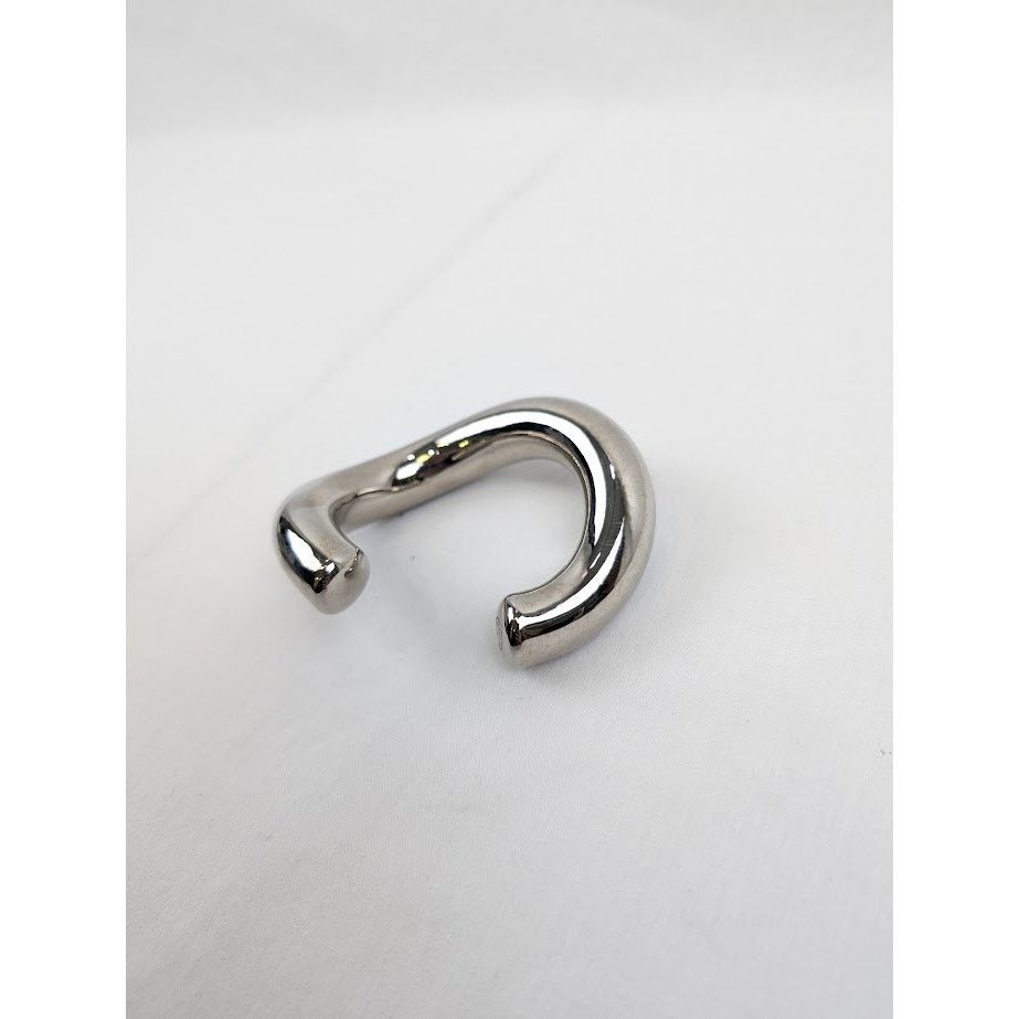 Balenciaga o1rshd1 Size: OS / C Shaped Bracelet in Silver Size ONE SIZE - 6 Thumbnail