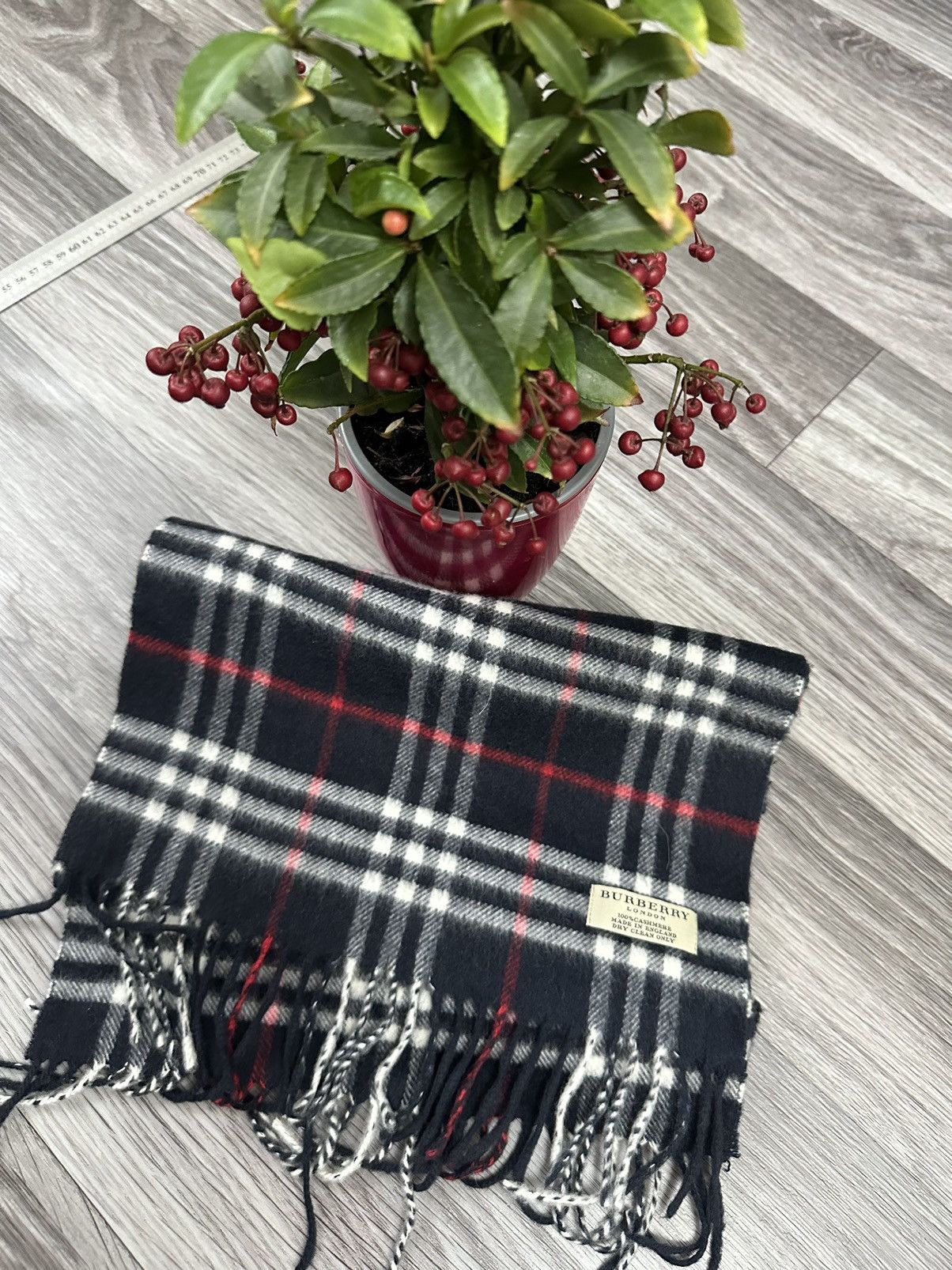 Burberry Burberry Black Nova Check Cashmere Scarf New collections Size ONE SIZE - 2 Thumbnail