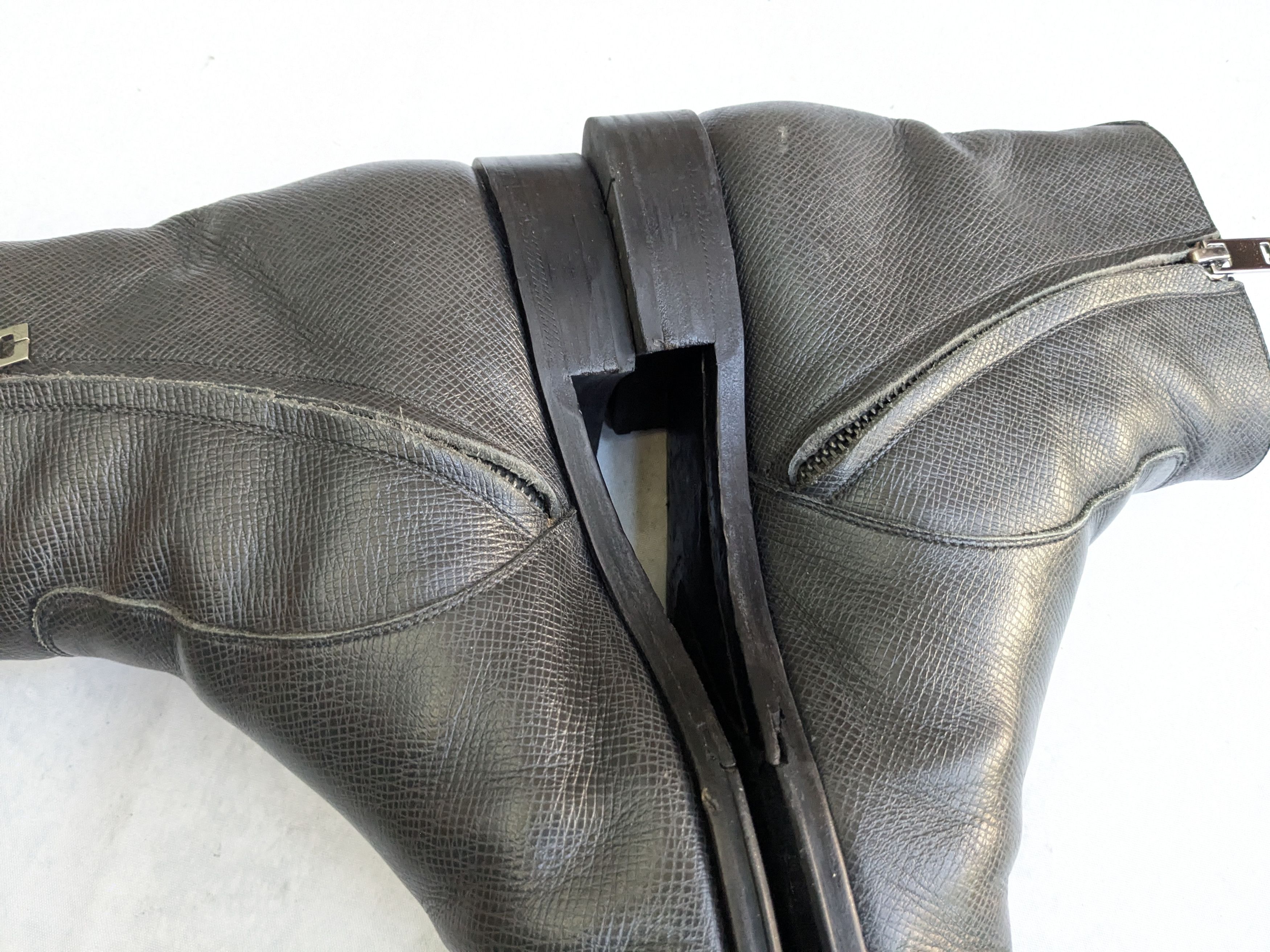 Louis Vuitton Louis Vuitton Side Zip Boots Gray Black Leather 8 Chelsea Size US 8 / EU 41 - 8 Thumbnail