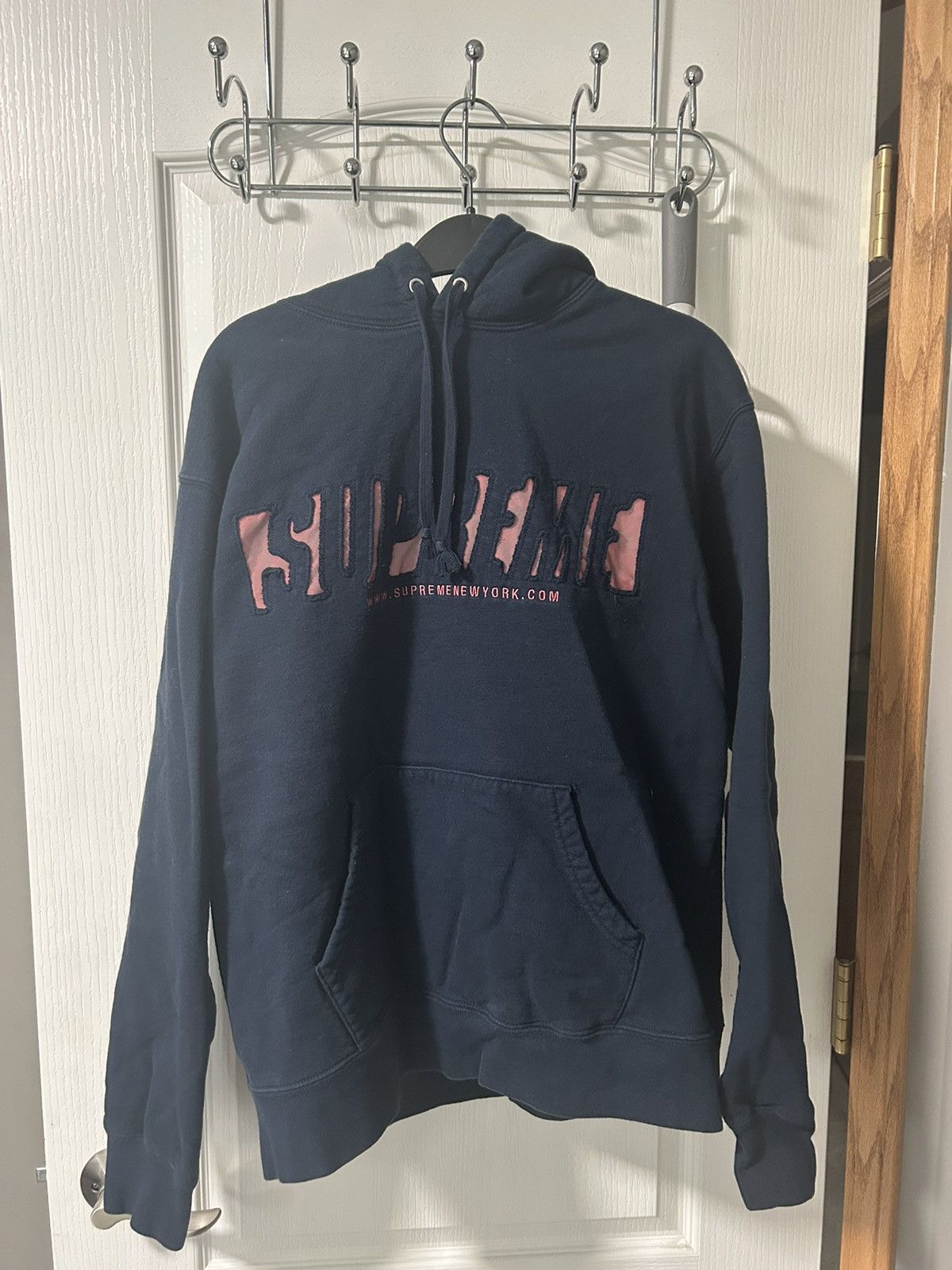 Supreme Supreme Reflective Cutout Hoodie Navy Size US M / EU 48-50 / 2 - 2 Thumbnail
