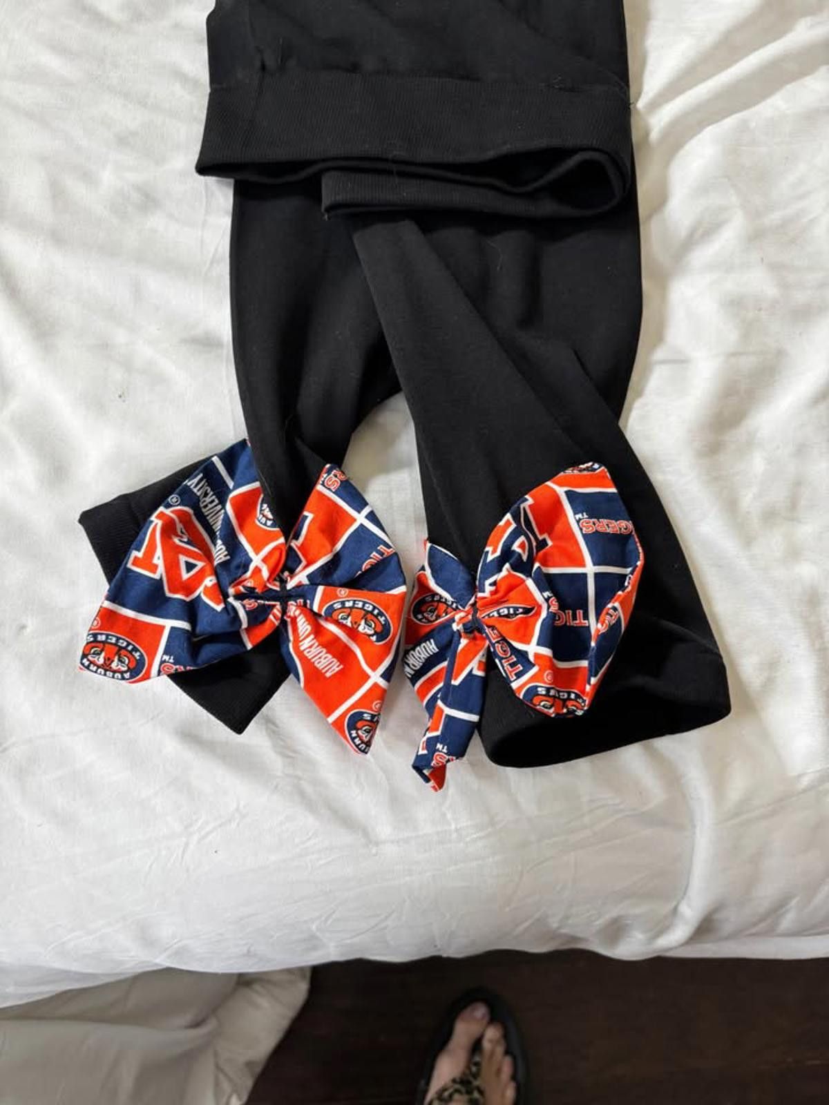 Unknown London 4. Auburn Black Women's Leggings w Decorative Bow Plus Size Size 30" / US 8 / IT 44 - 2 Thumbnail