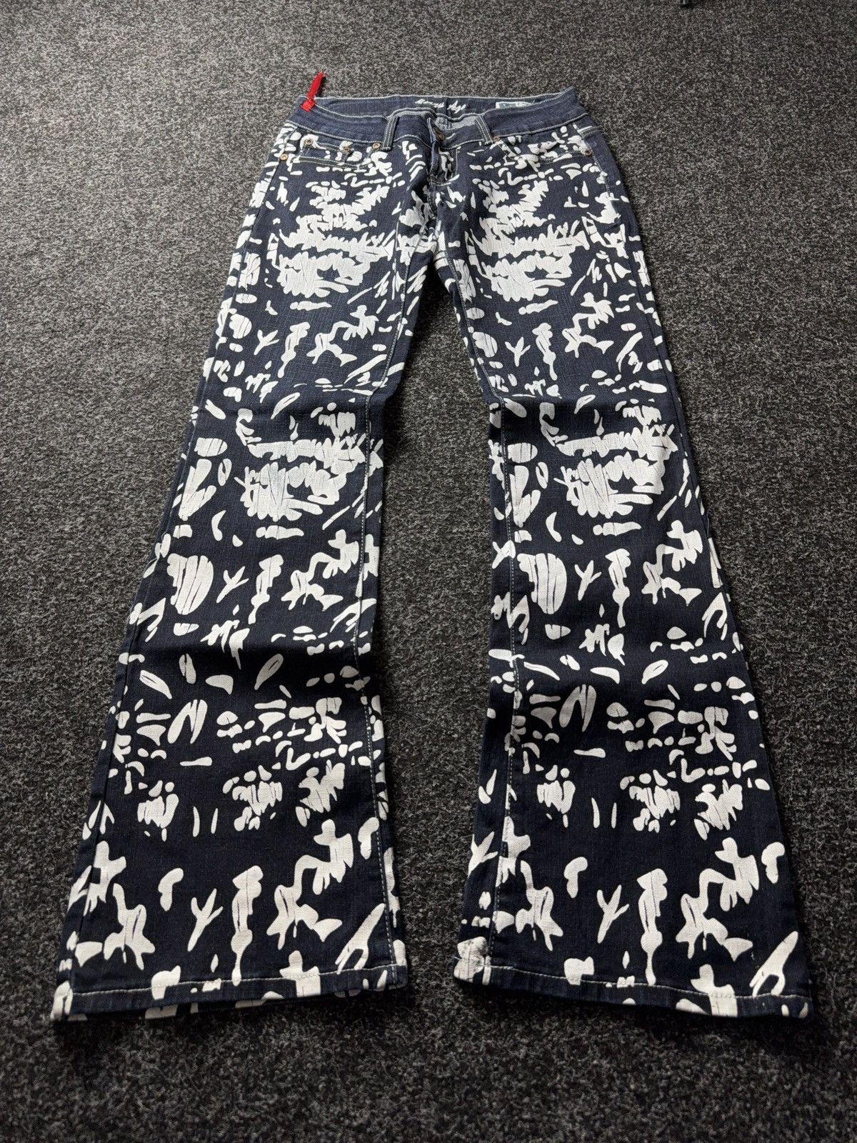 Japanese Brand Avant Garde 00s Crazy Age Graphic Flared Jeans Y2K Pattern Size 28" / US 6 / IT 42 - 1 Thumbnail