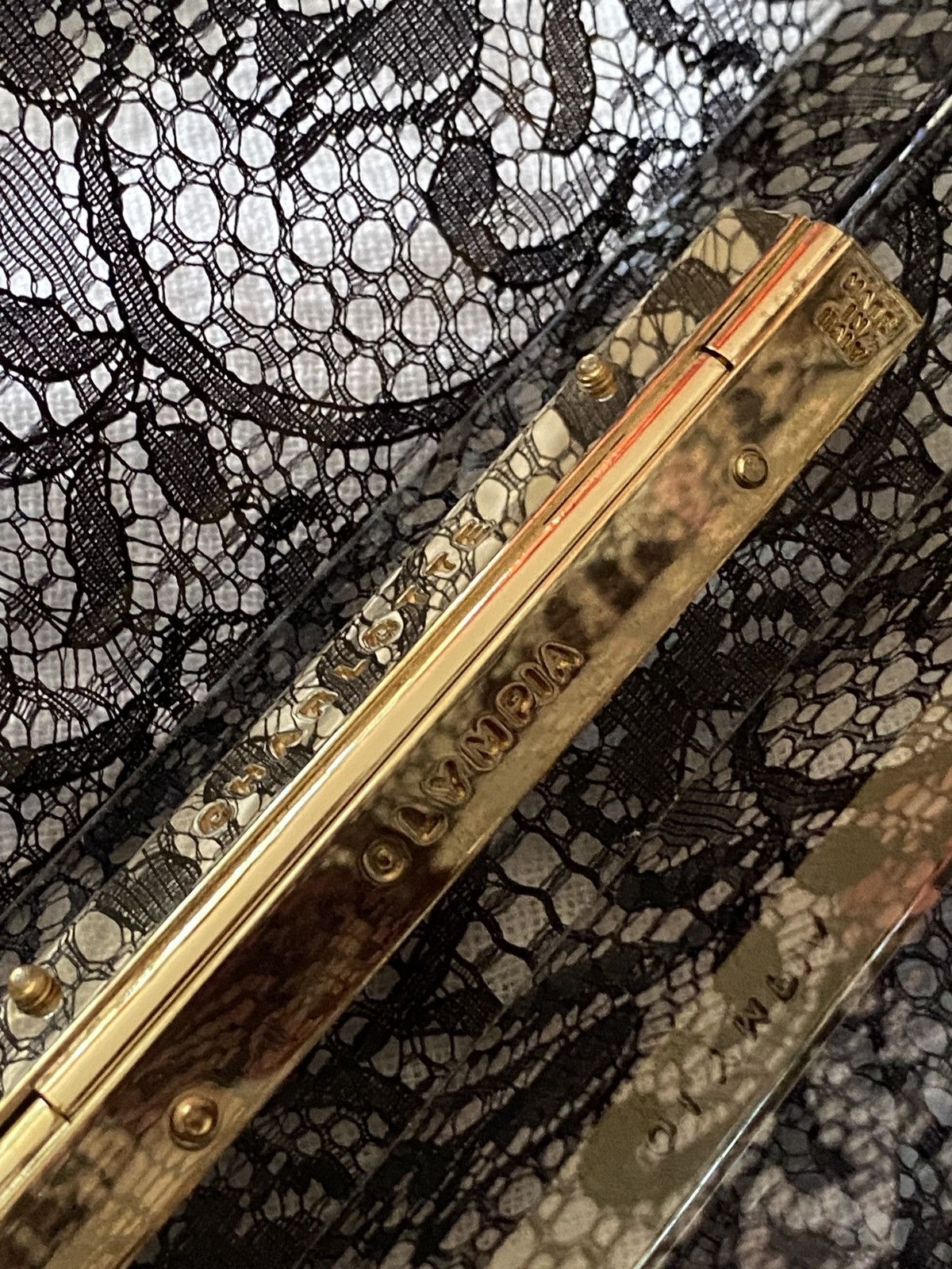 Charlotte Olympia × Vintage Charlotte Olympia Bee Clutch – A Rare Collector’s Treasure Size ONE SIZE - 8 Thumbnail